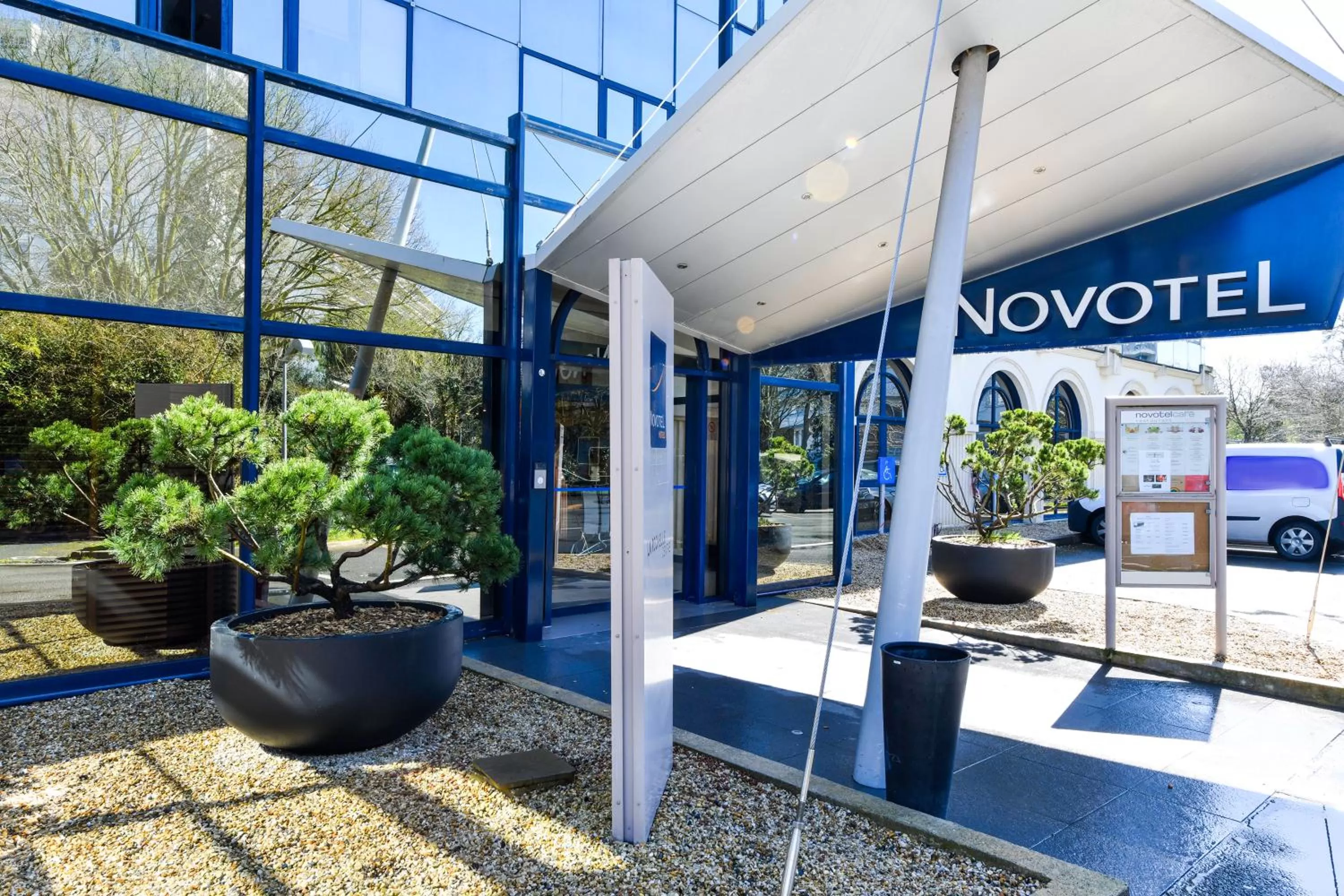 Facade/entrance in Novotel La Rochelle Centre