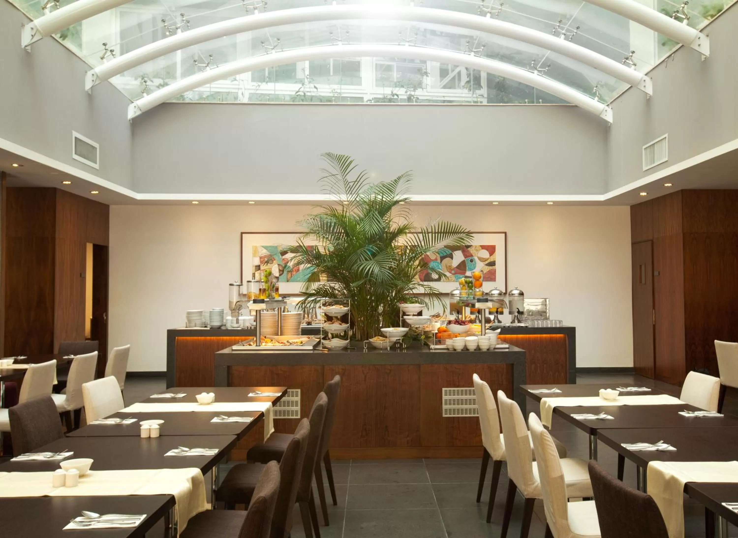 Restaurant/places to eat in The George, Urban Boutique Hotel