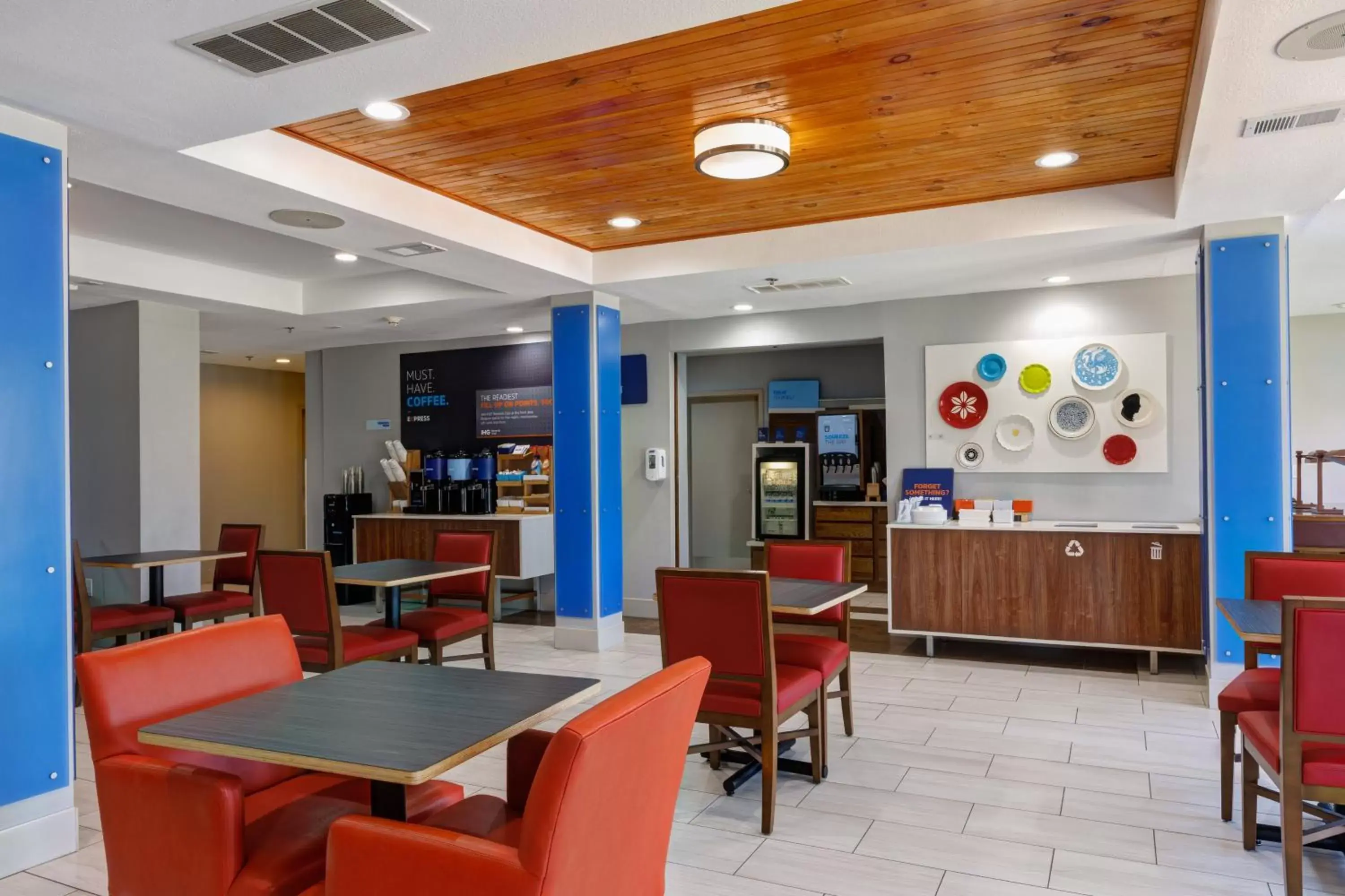 Breakfast, Restaurant/Places to Eat in Holiday Inn Express Hotel & Suites Shelbyville, an IHG Hotel