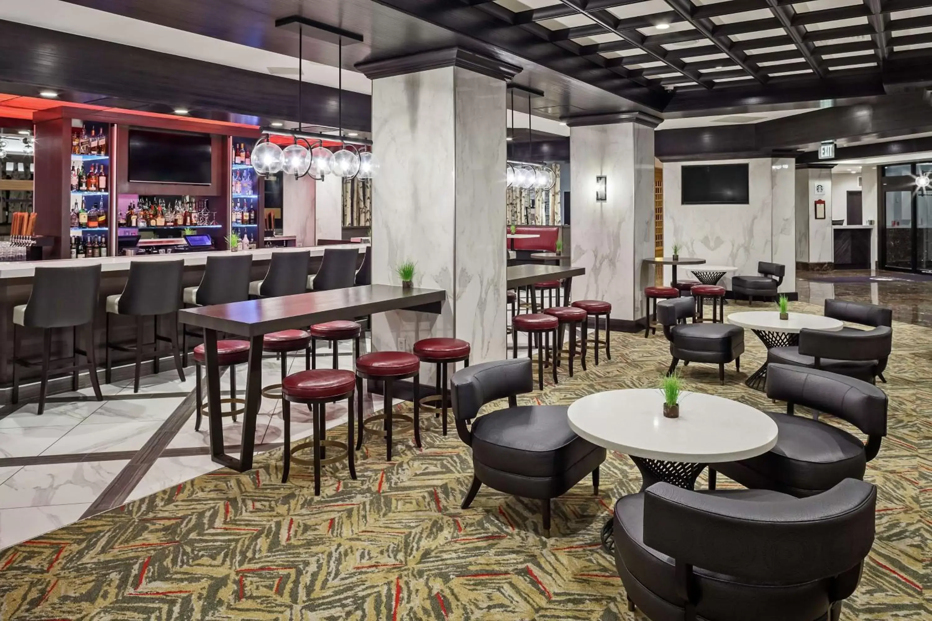 Restaurant/places to eat, Lounge/Bar in DoubleTree by Hilton Hotel Denver