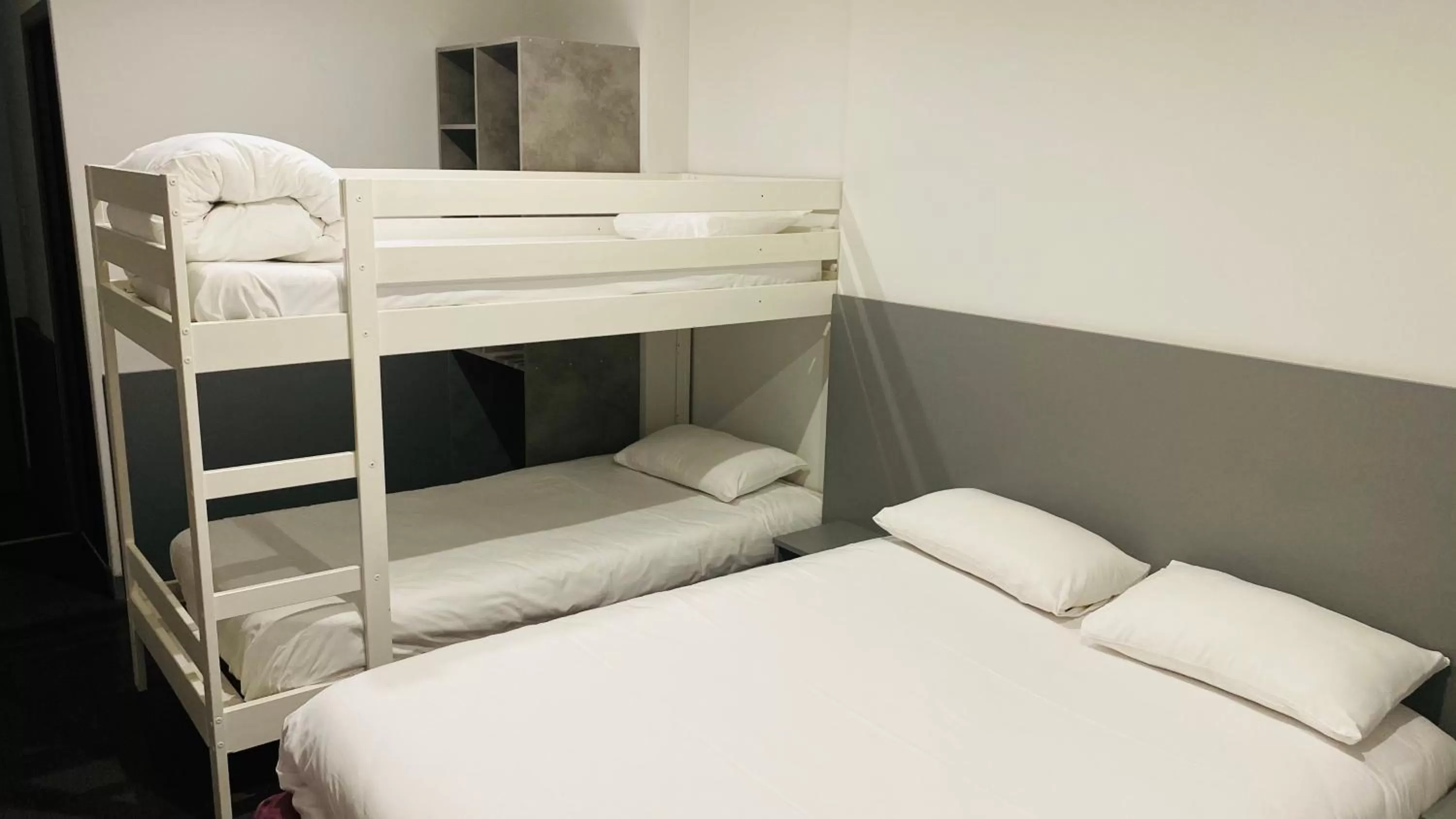 bunk bed, Bed in Hotel Martinez Grenay