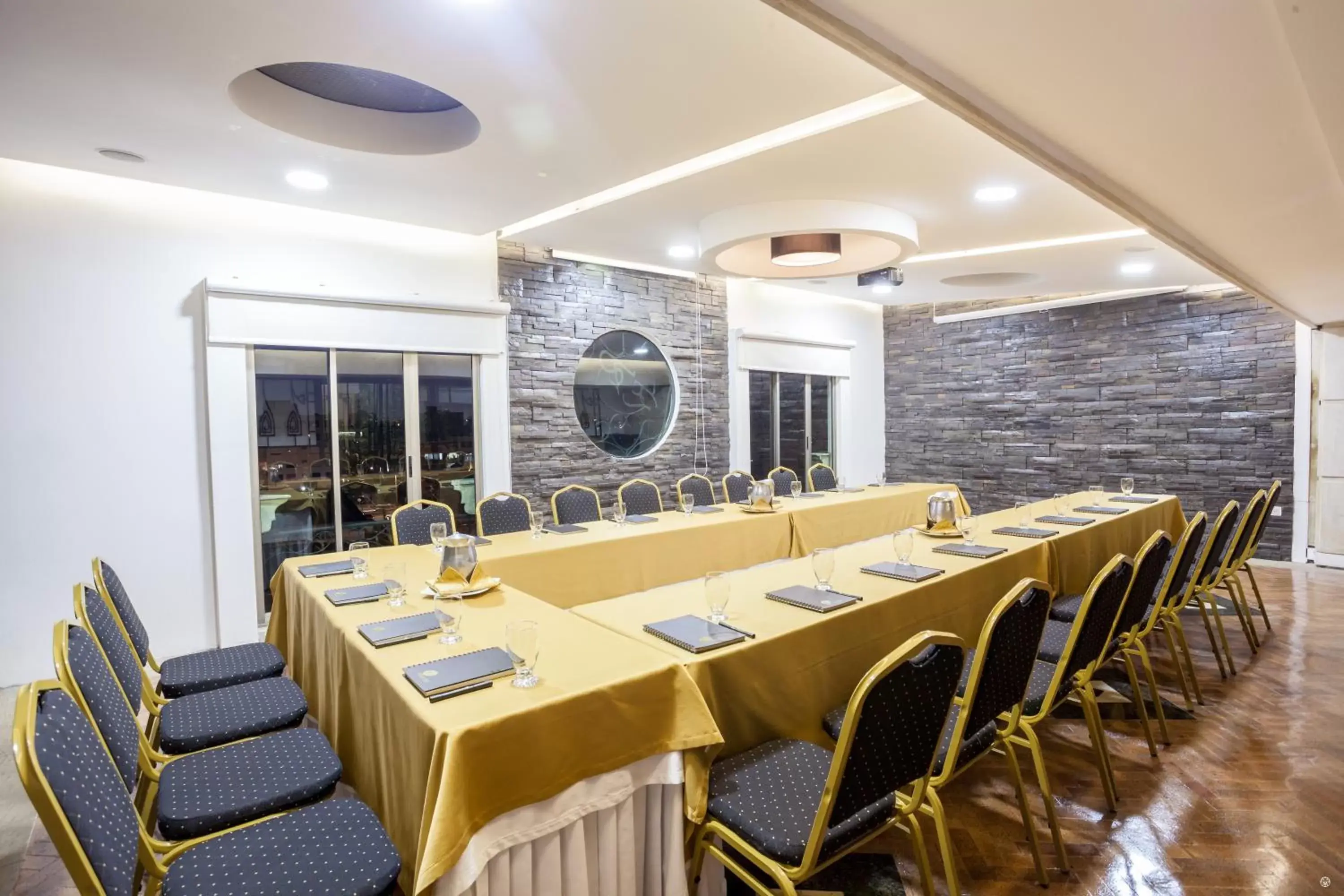 Meeting/conference room in Hotel Embassy Park