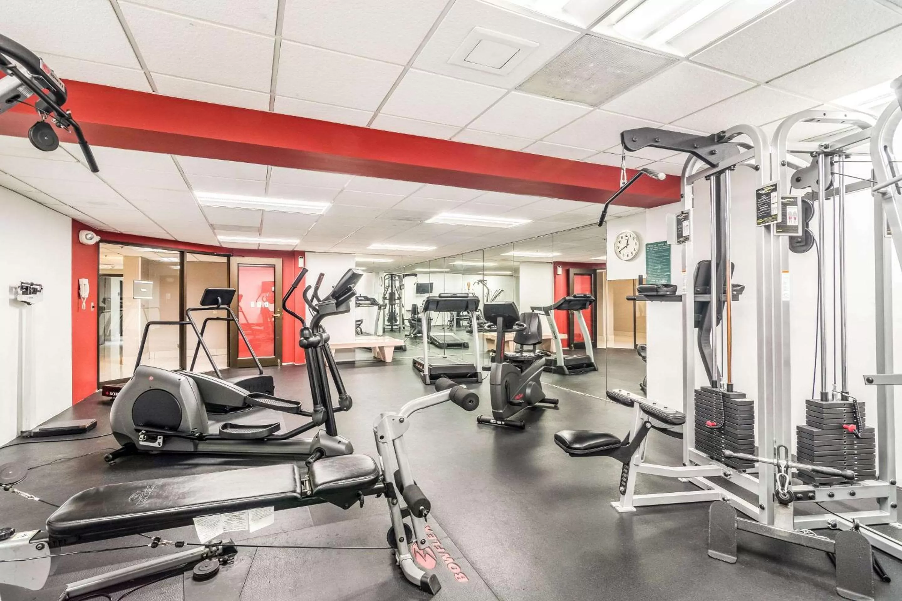 Fitness centre/facilities in Comfort Inn Convention Center-Chicago O’hare Airport