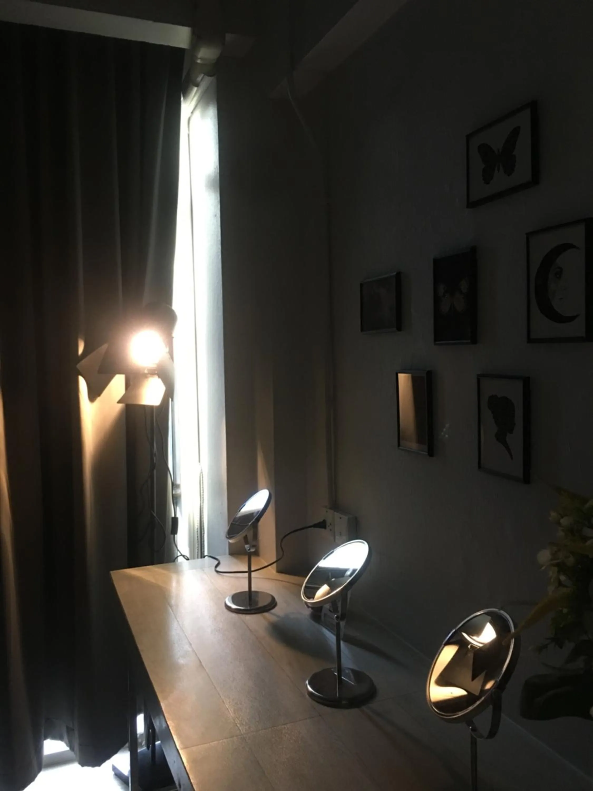 Seating area in 3Howw Hostel @ Sukhumvit 21