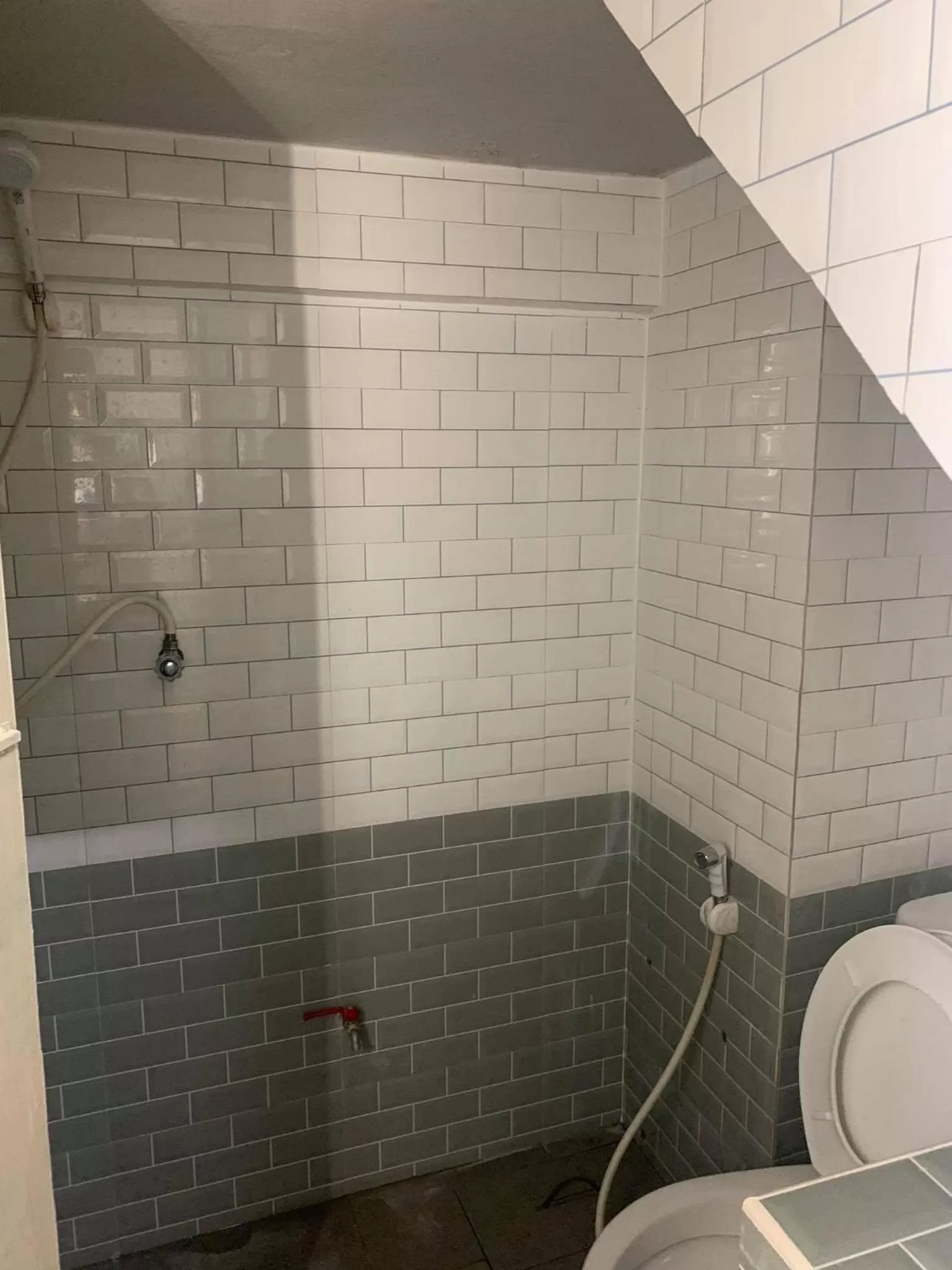 Achcha hotel - itsaraphap MRT station - Wat Arun