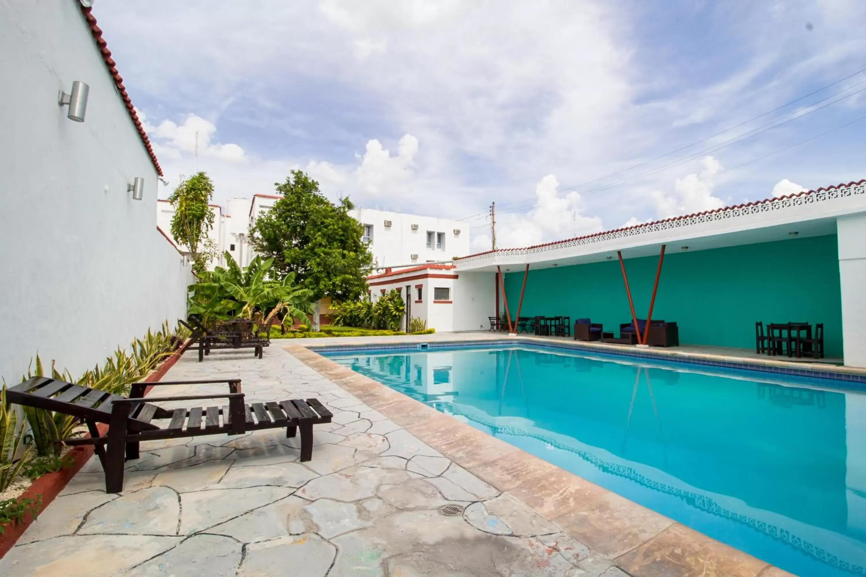 Swimming Pool in Hotel Colon Merida