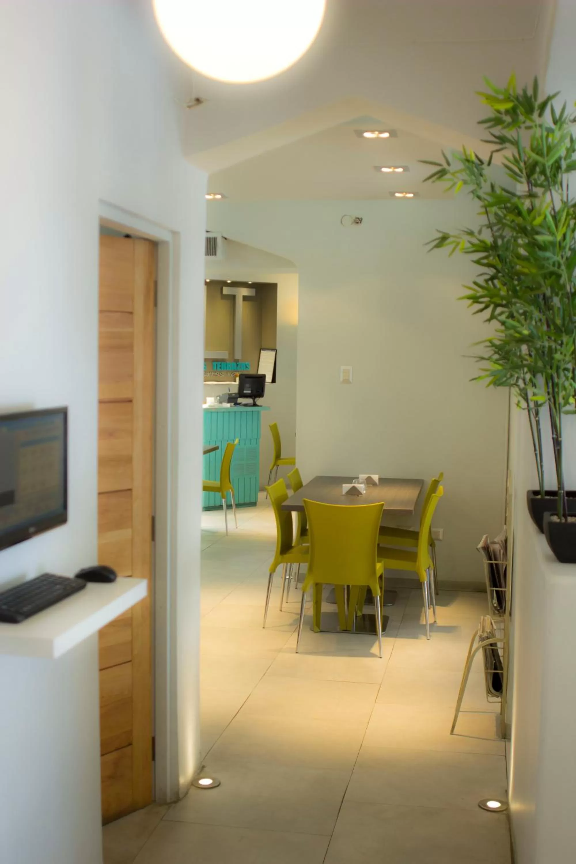 Restaurant/places to eat in Hotel Las Terrazas Express