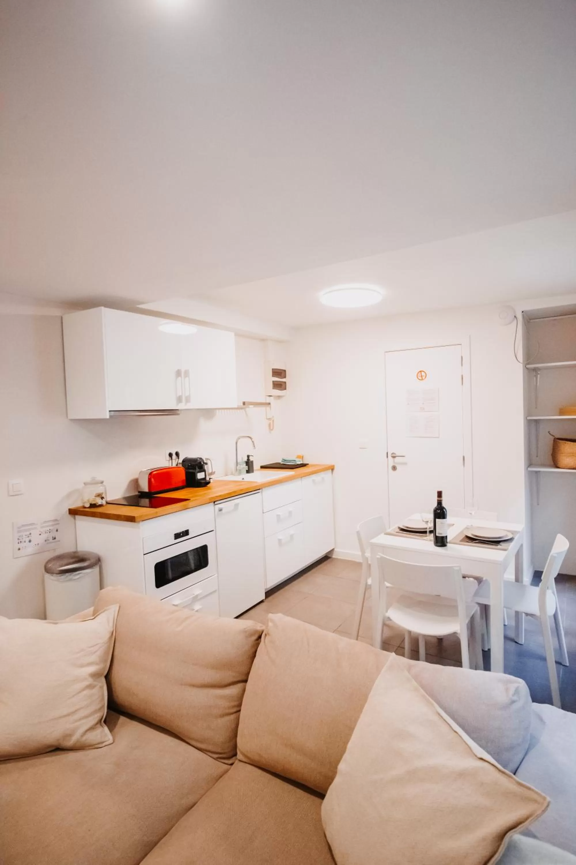 kitchen in Super central in Brussels