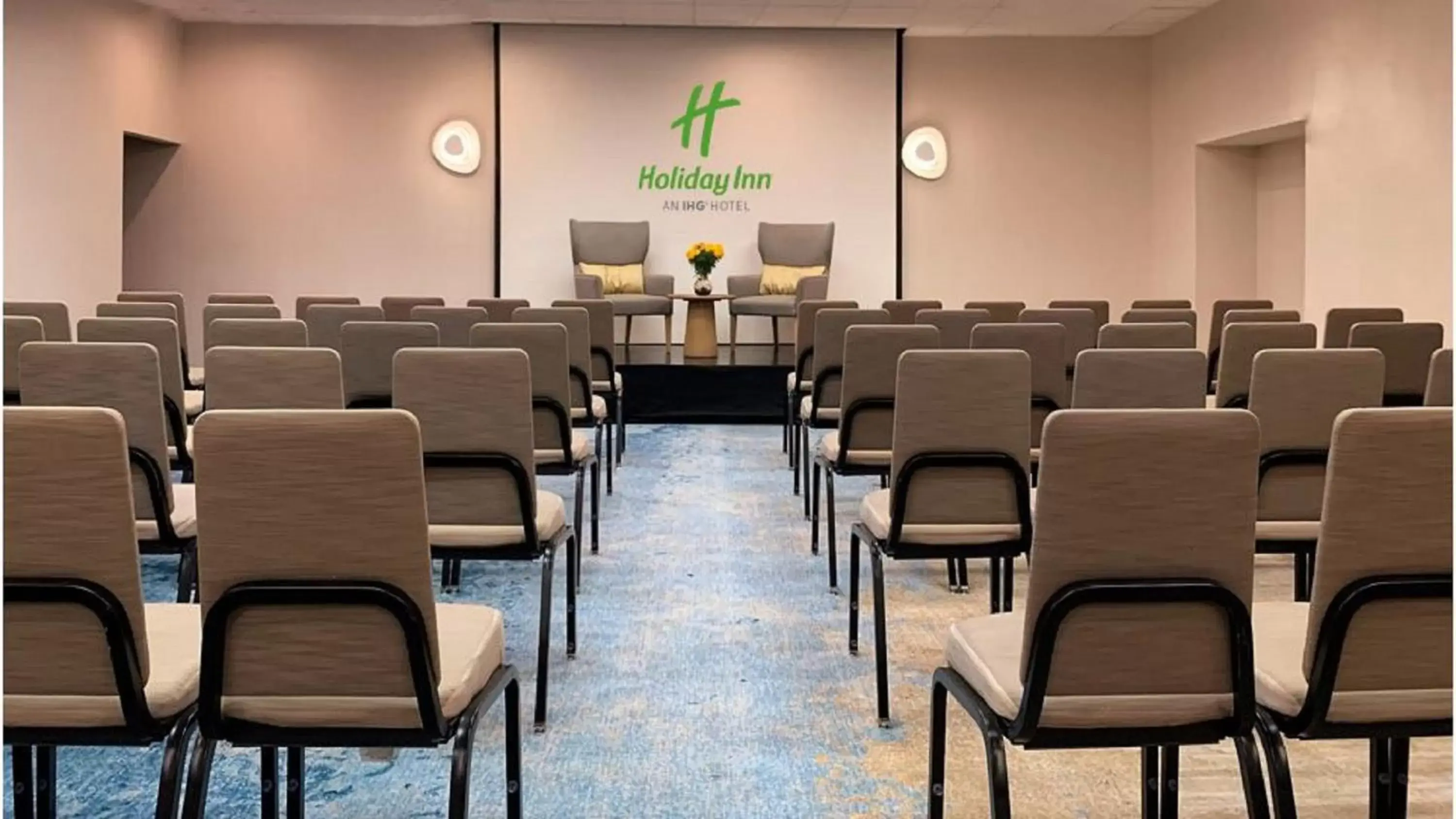 Meeting/conference room in Holiday Inn Los Angeles - LAX Airport, an IHG Hotel