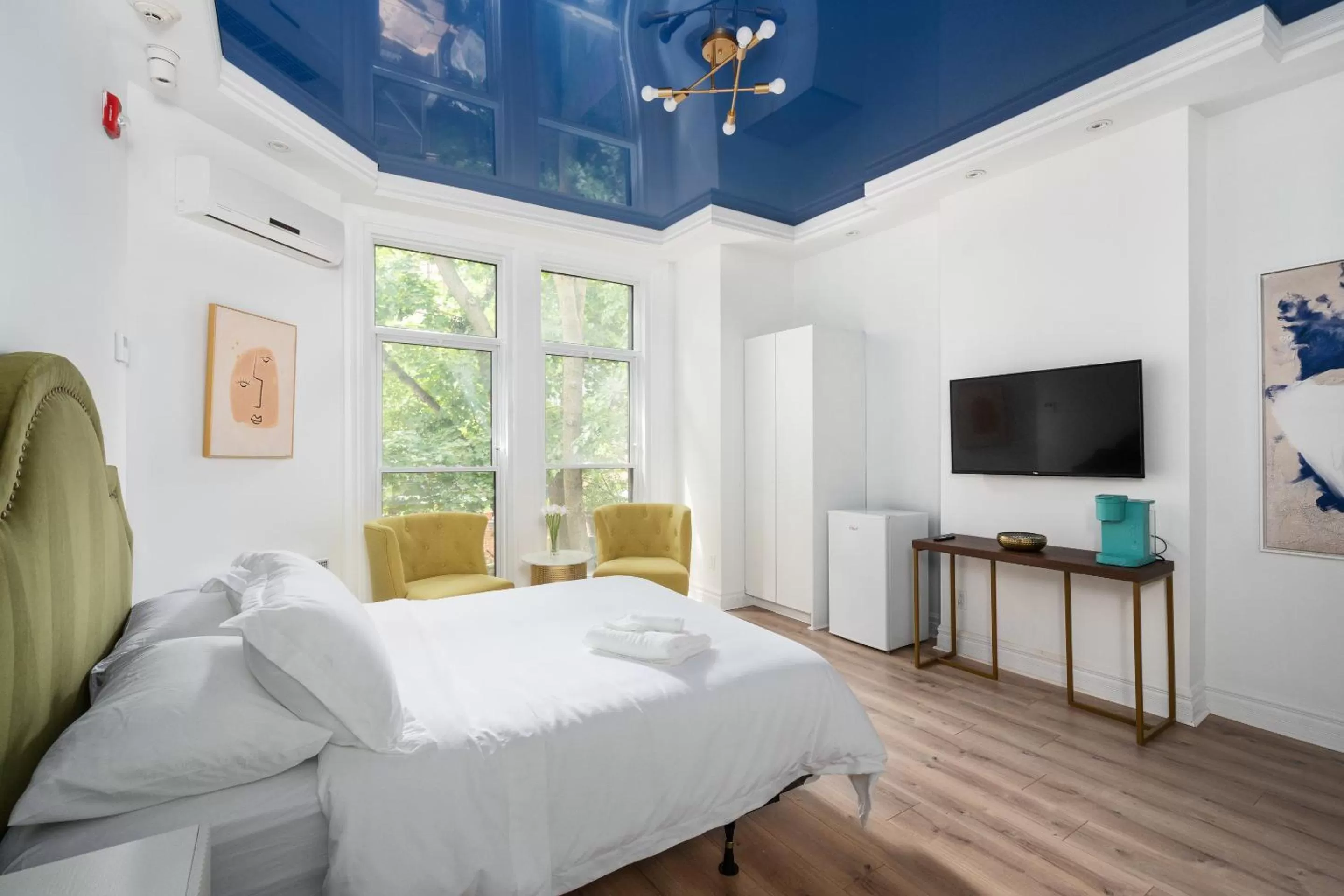 TV/Entertainment Center in Le Penfield Par Nomade MTL