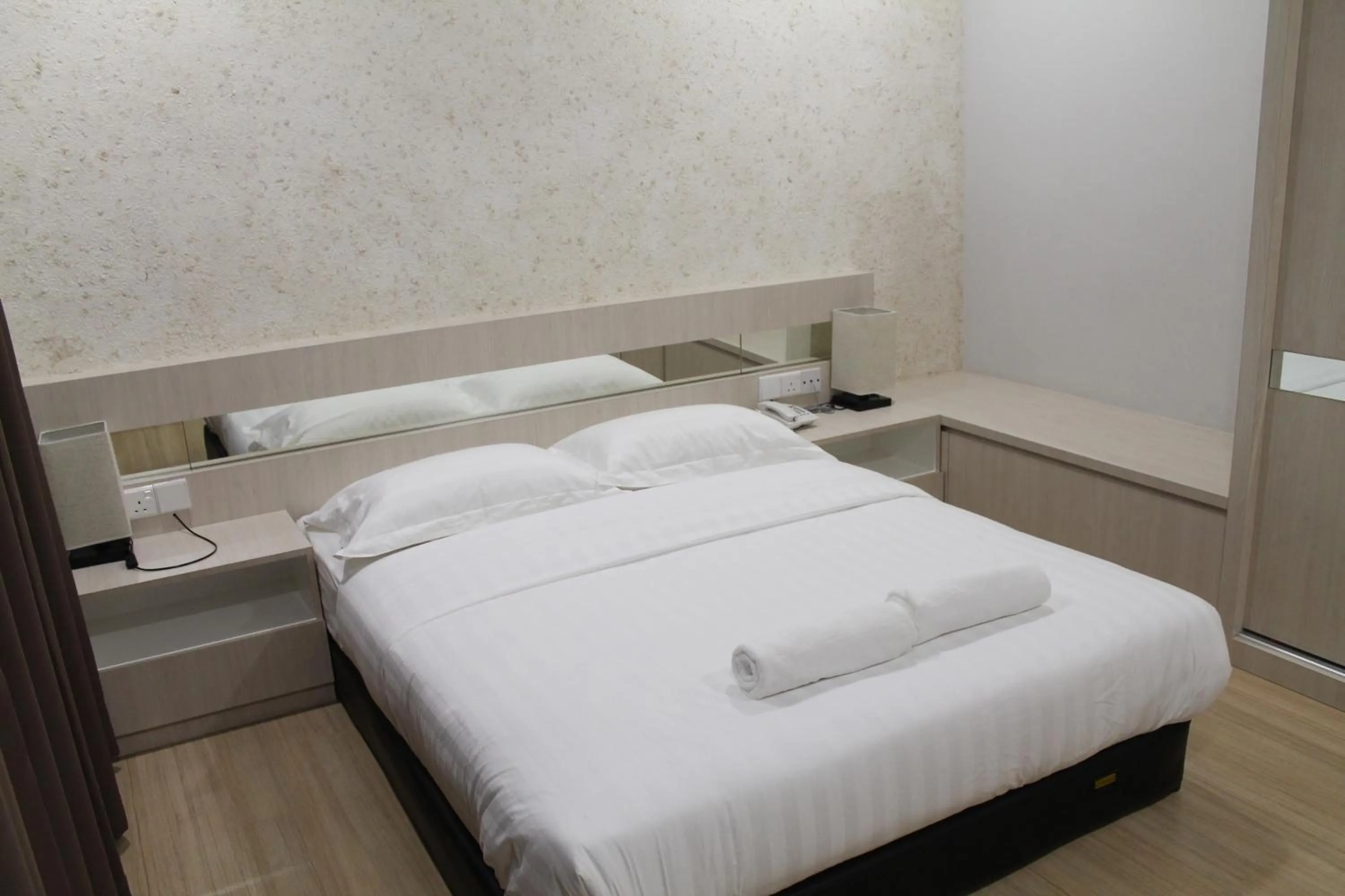 Bedroom, Bed in The Velton Inn