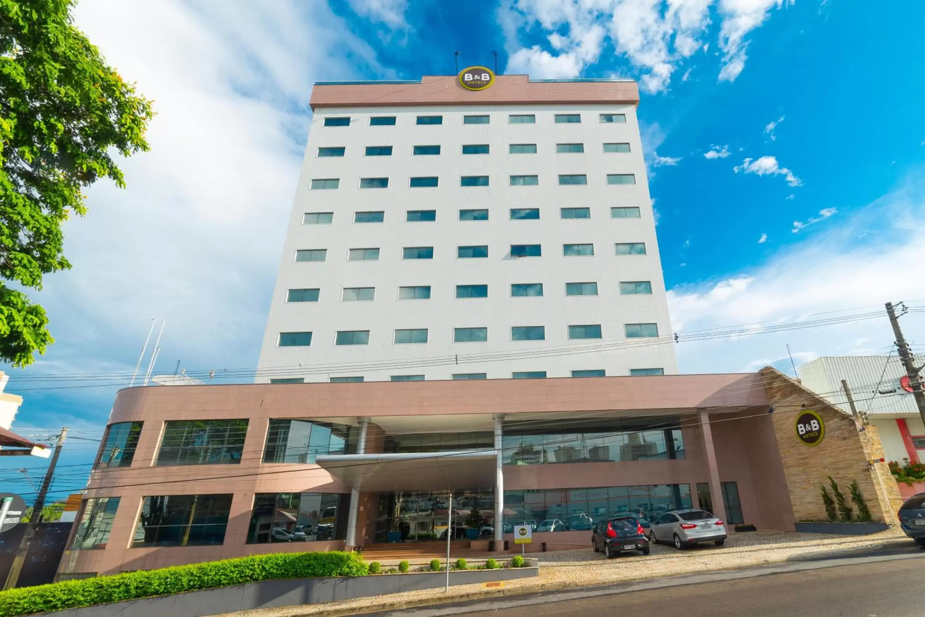 Property Building in B&B HOTEL São José dos Campos