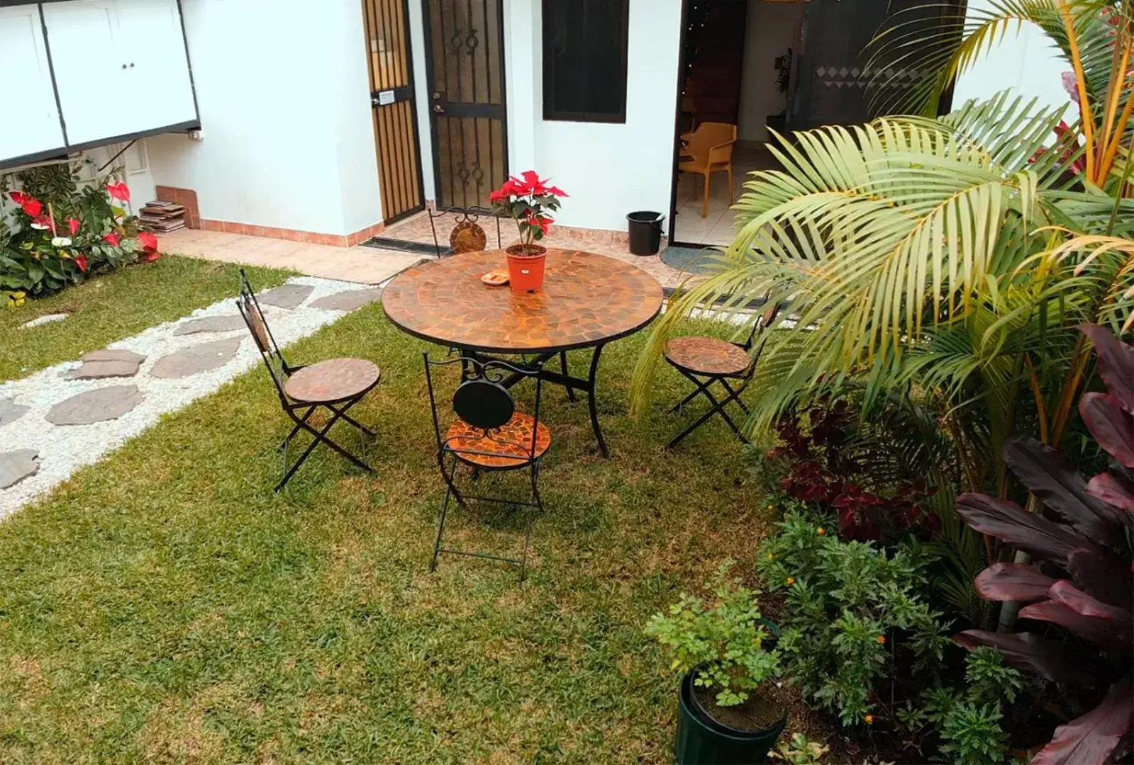 Balcony/Terrace in Trebol Amarillo Bed & Breakfast