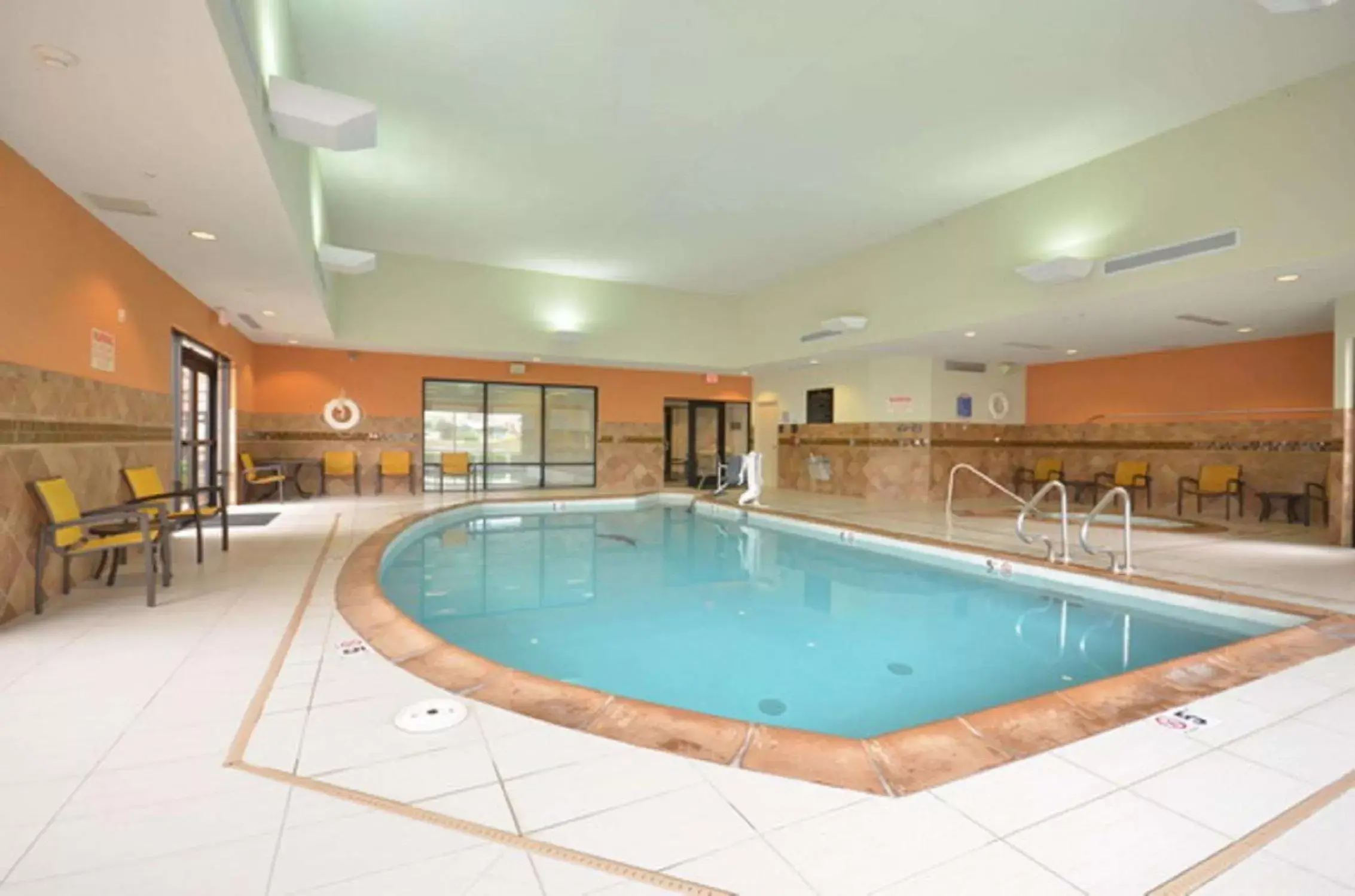 Pool view, Swimming Pool in Hampton Inn and Suites Tulsa/Catoosa