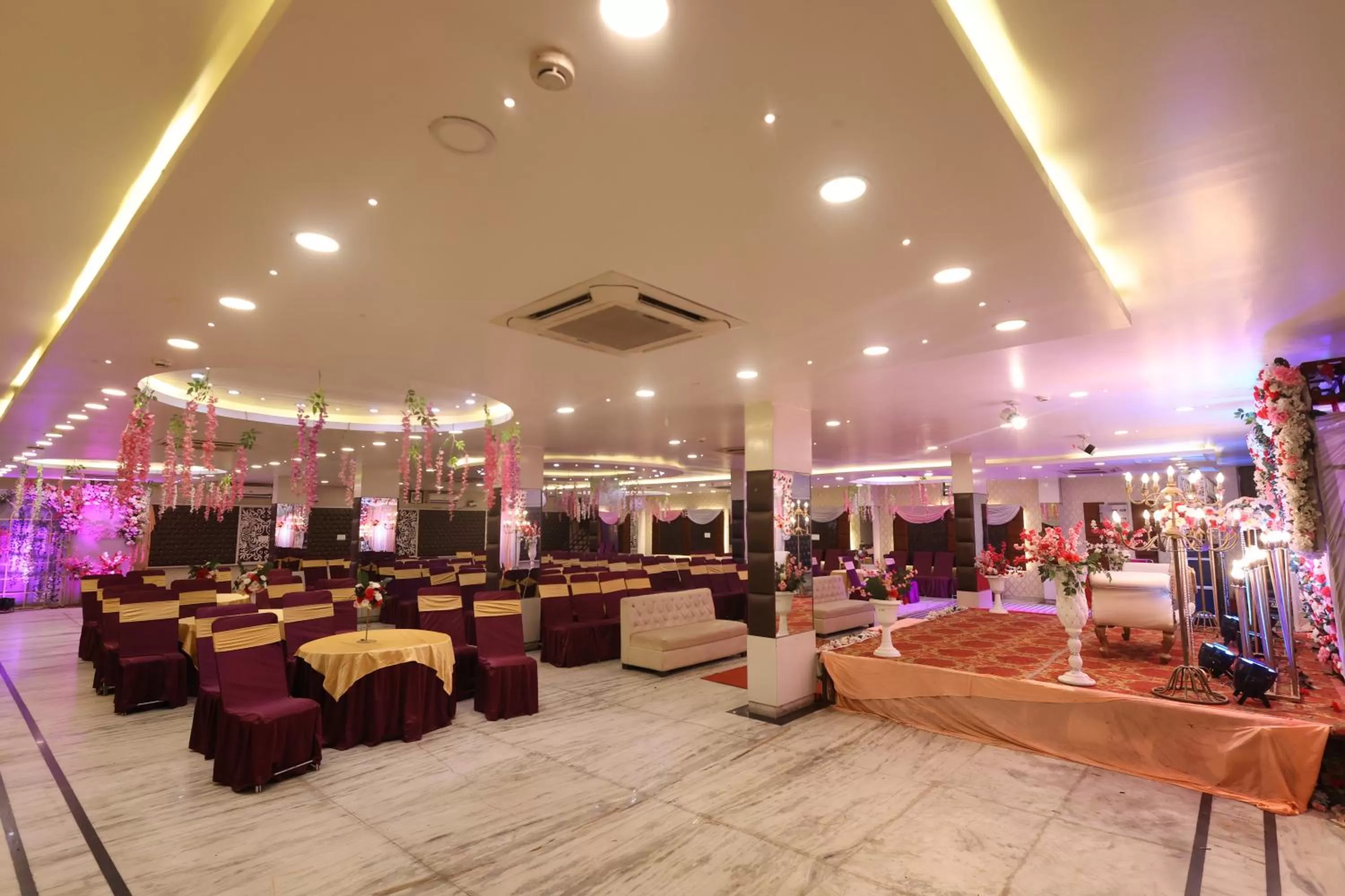 wedding, Banquet Facilities in Hotel The Leaf - Gomti Nagar Lucknow