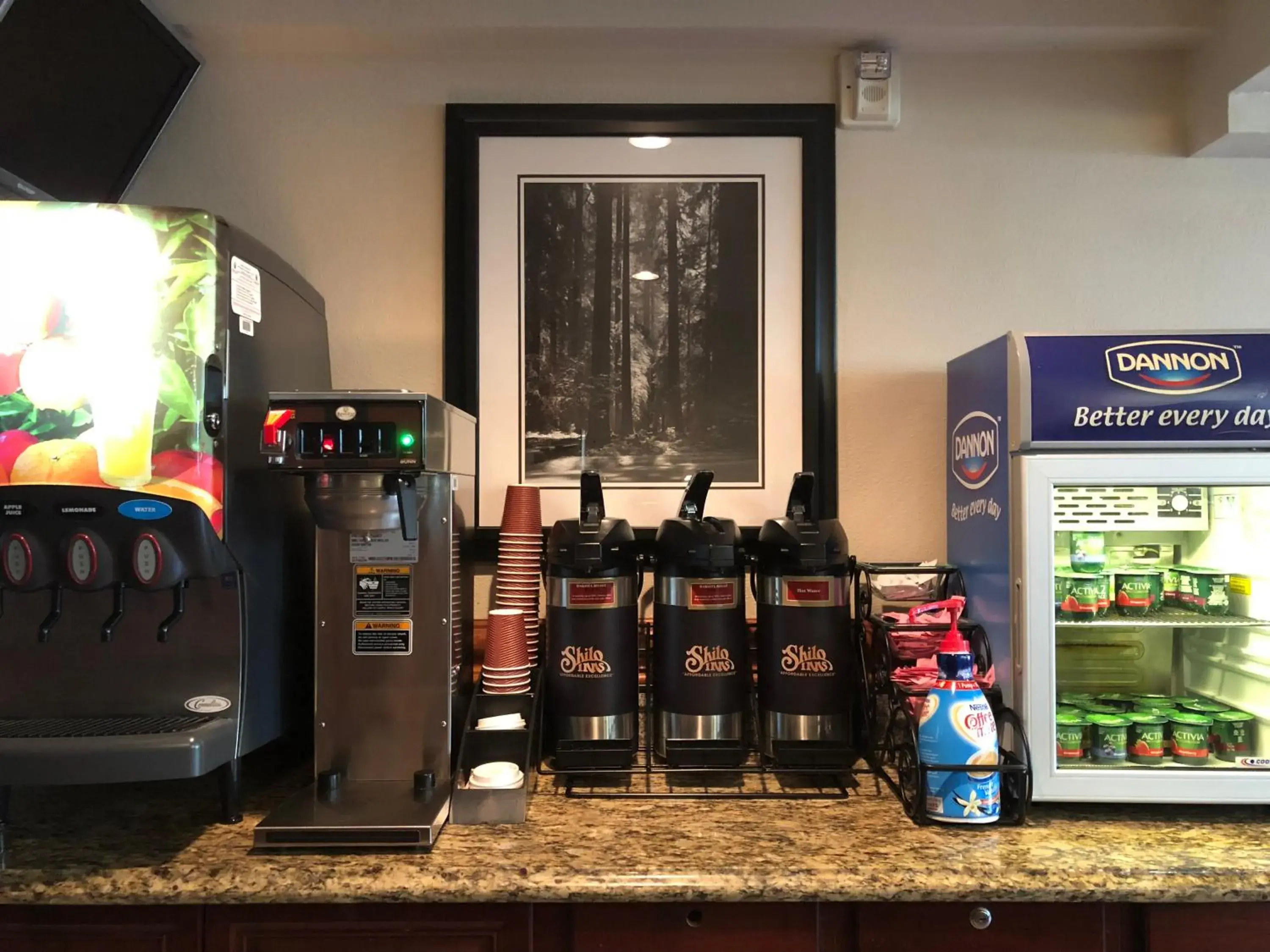 Coffee/tea facilities in Shilo Inn Portland Rose Garden