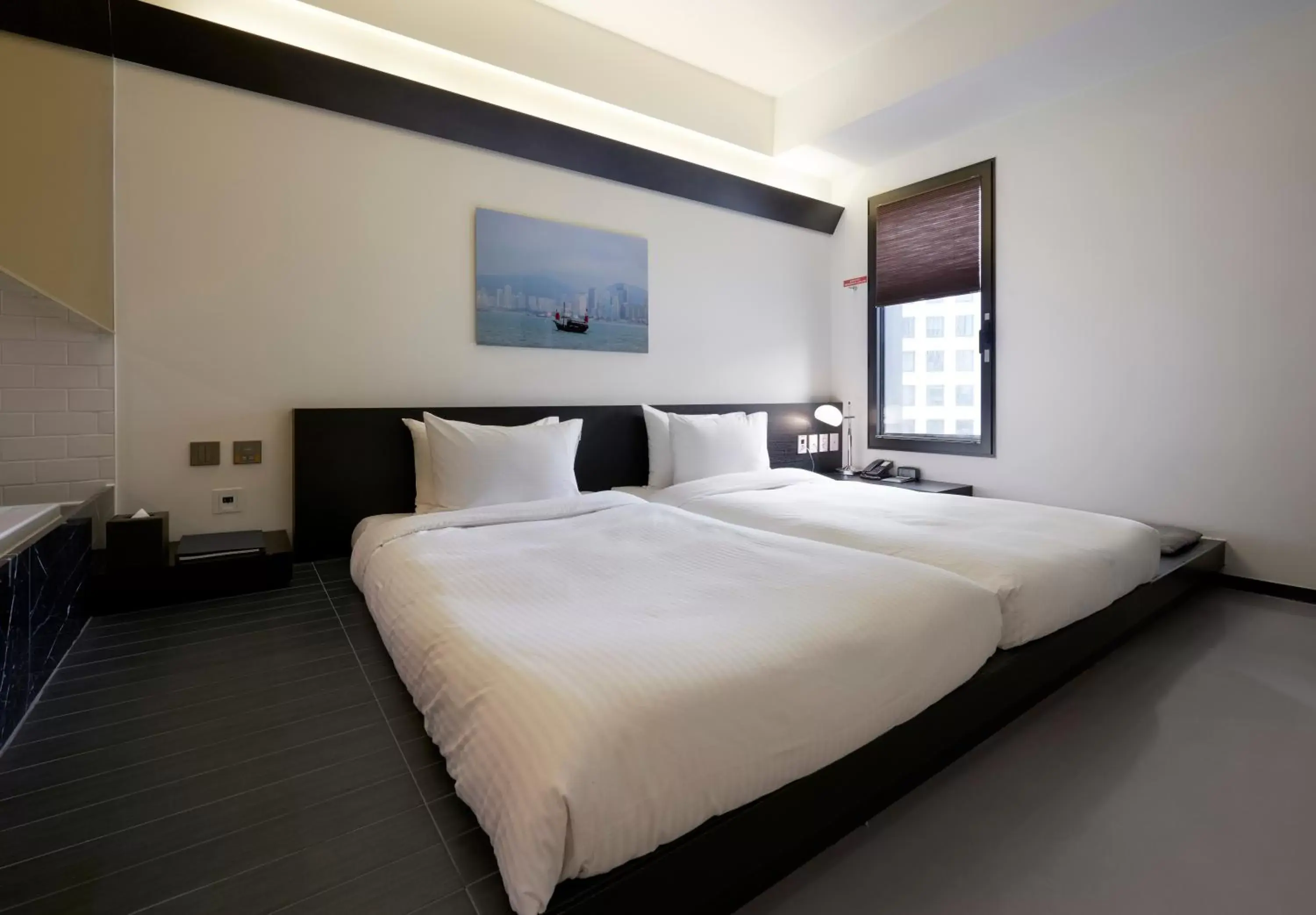 Bed in Sotetsu Hotels The Splaisir Seoul Myeongdong