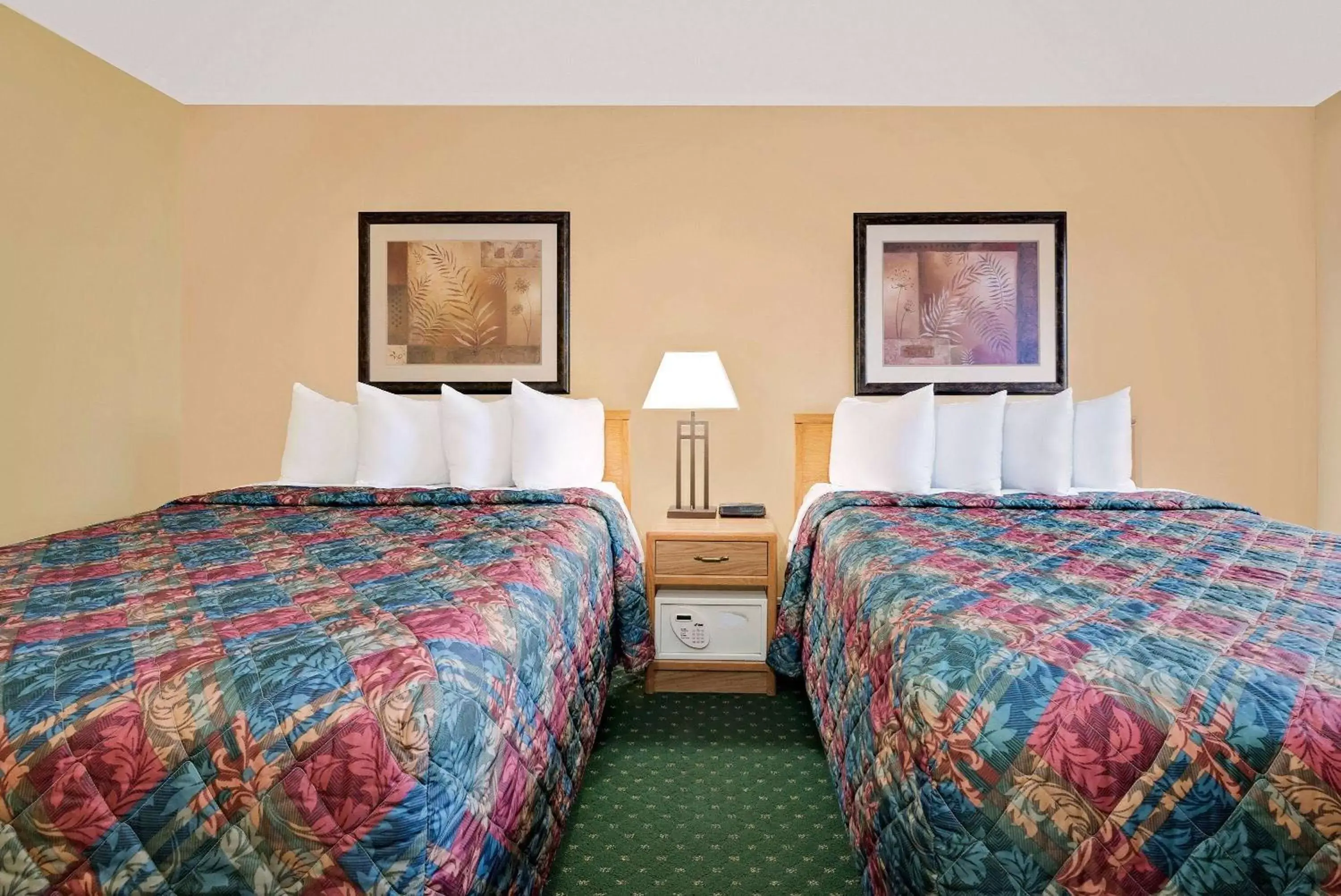 Photo of the whole room, Bed in Days Inn by Wyndham International Falls