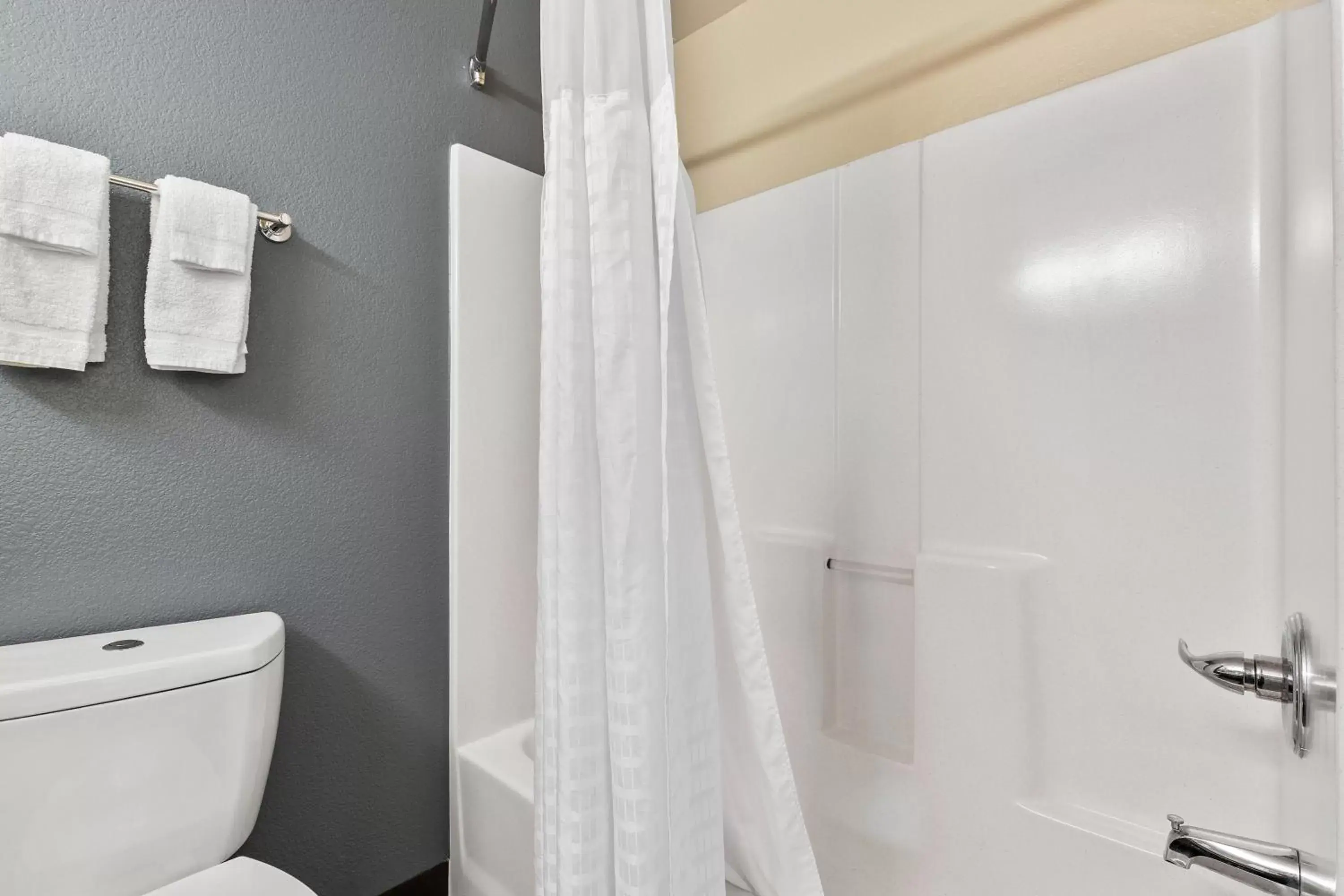 Bathroom in Extended Stay America Suites - San Ramon - Bishop Ranch - East