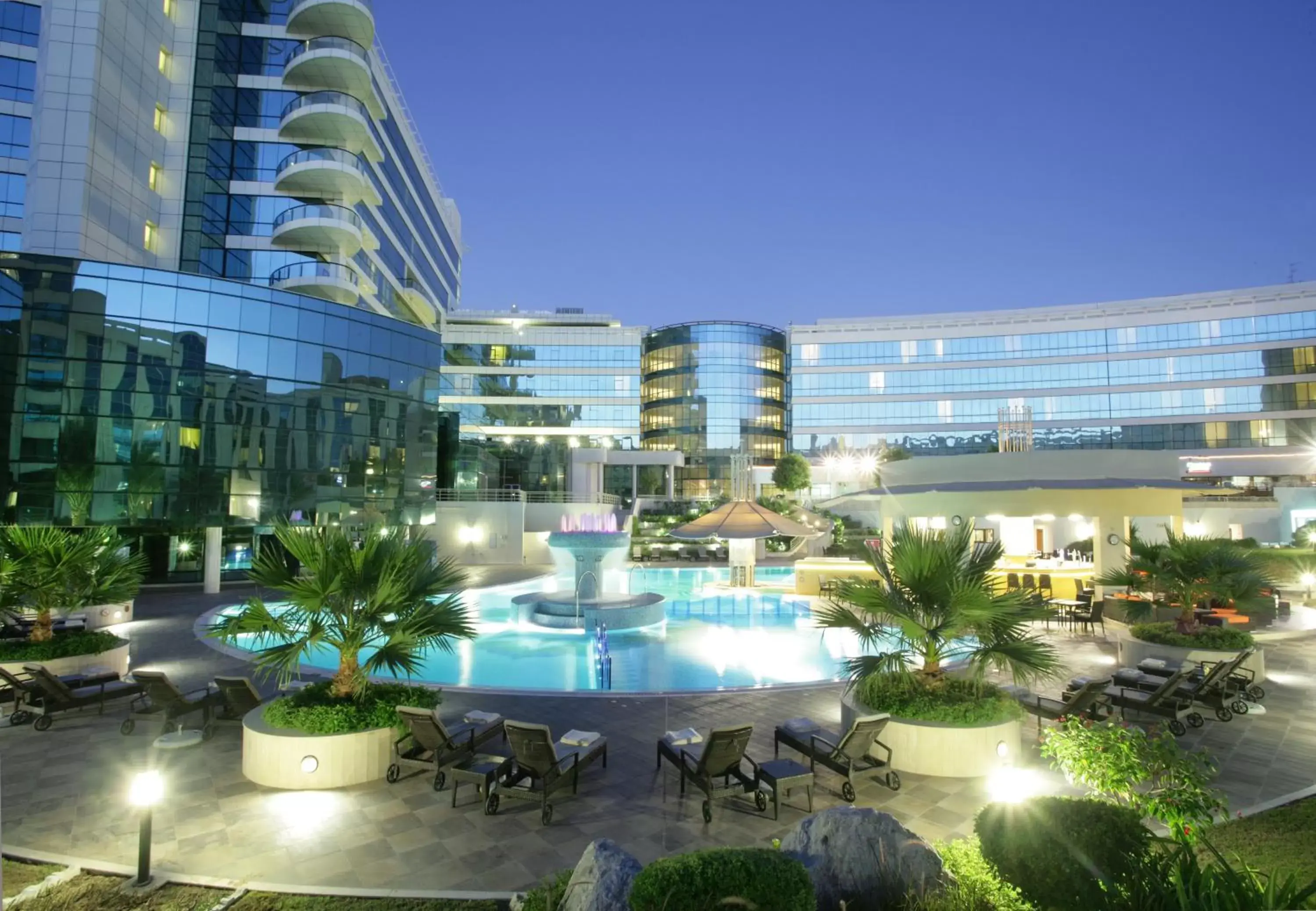 Facade/entrance, Swimming Pool in Millennium Airport Hotel Dubai