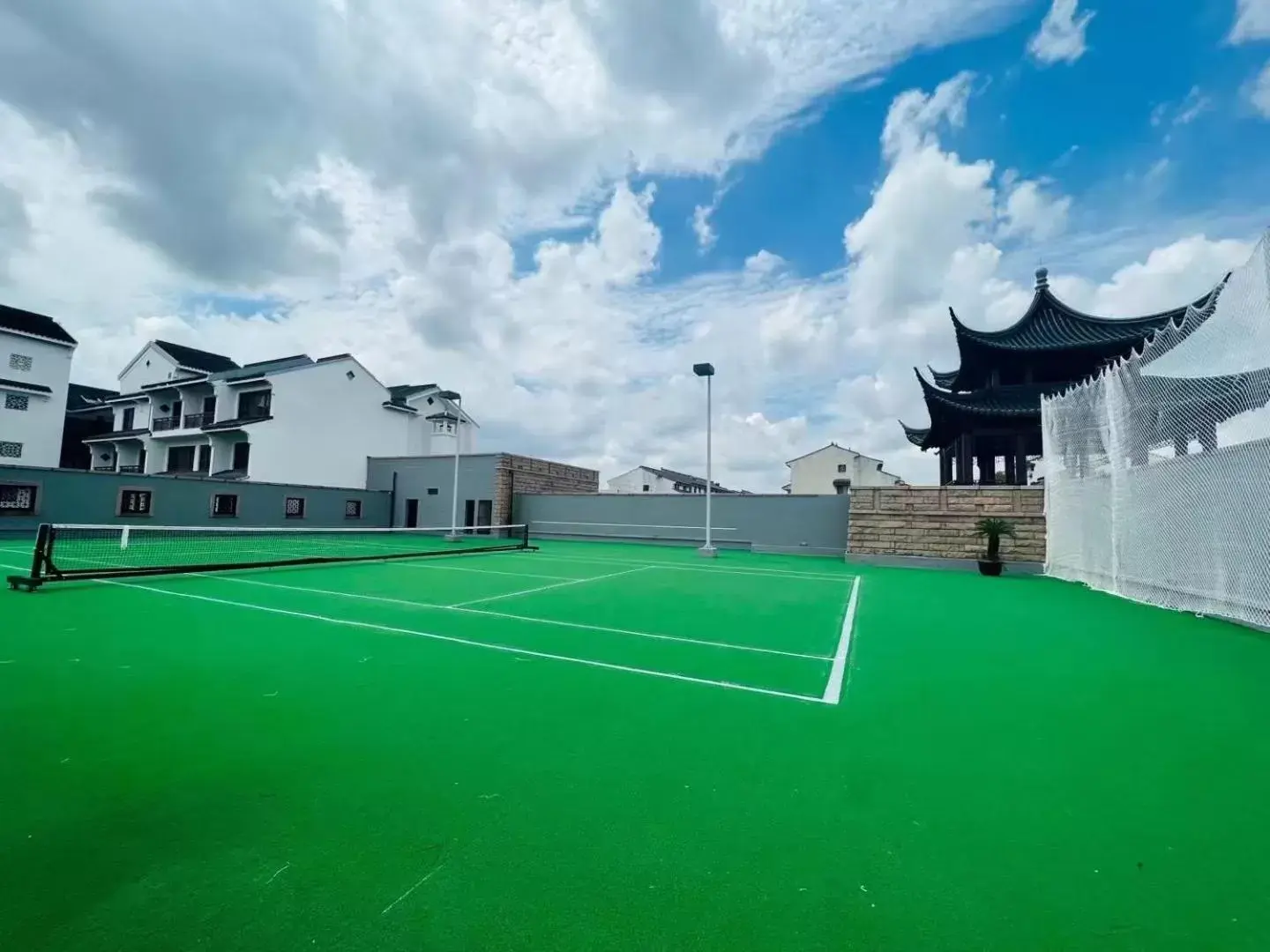 Tennis court in Pan Pacific Suzhou