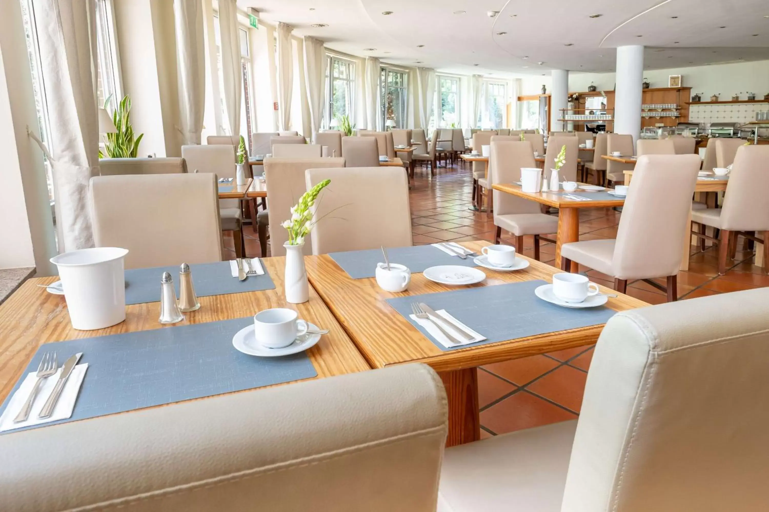 On site, Restaurant/Places to Eat in Golden Tulip Luebecker Hof