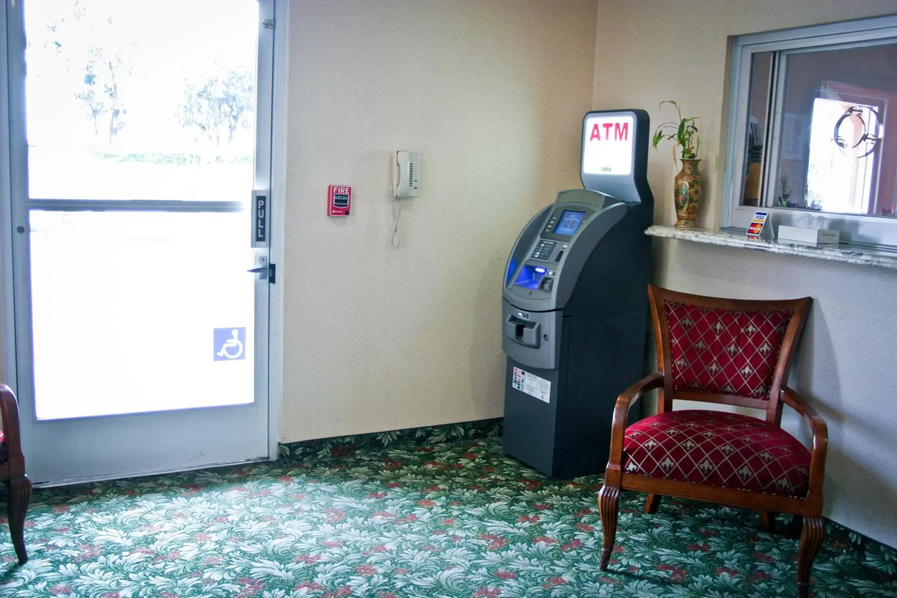 Lobby or reception in Crystal Inn Suites & Spas