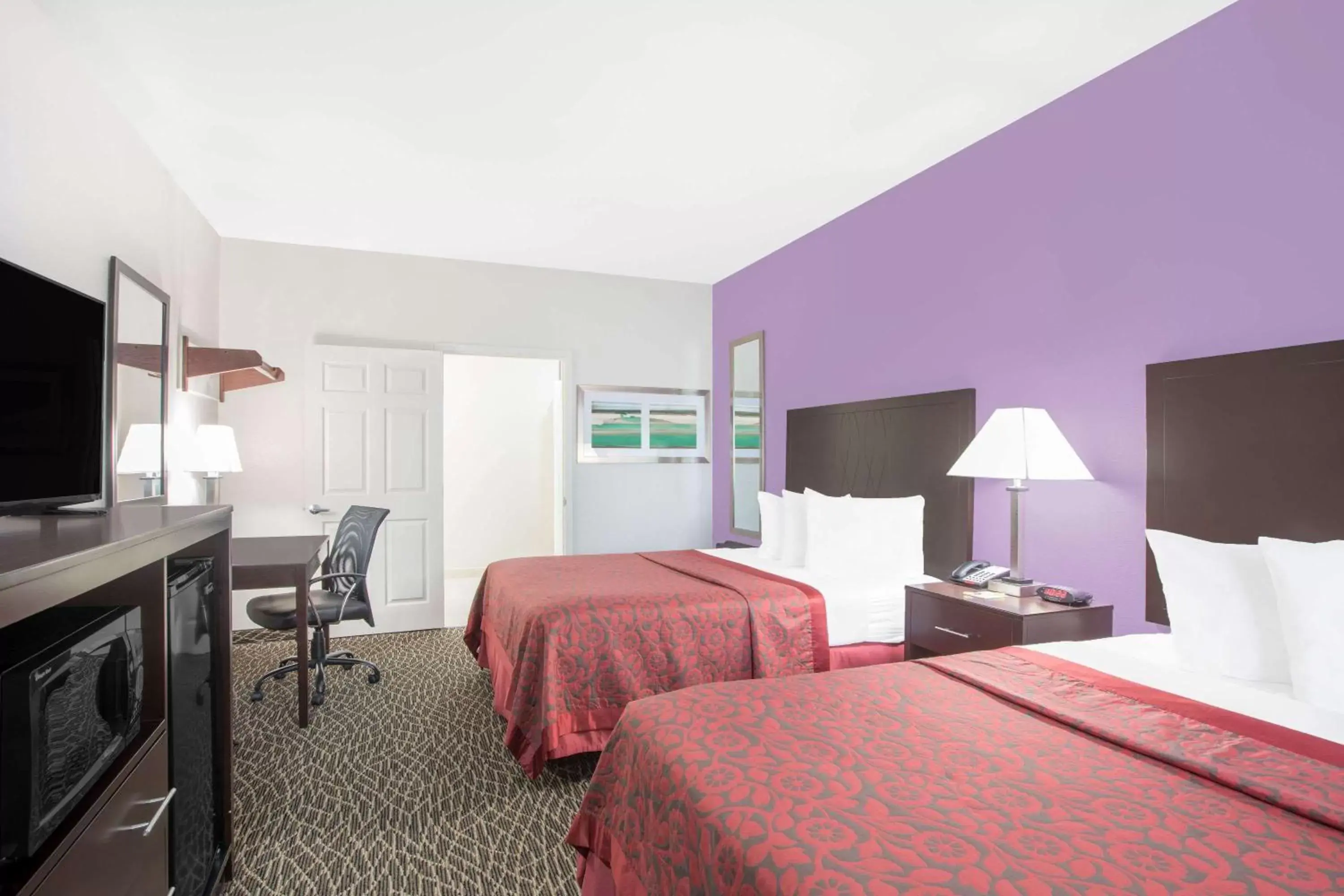 Photo of the whole room, Bed in Days Inn by Wyndham Bryan