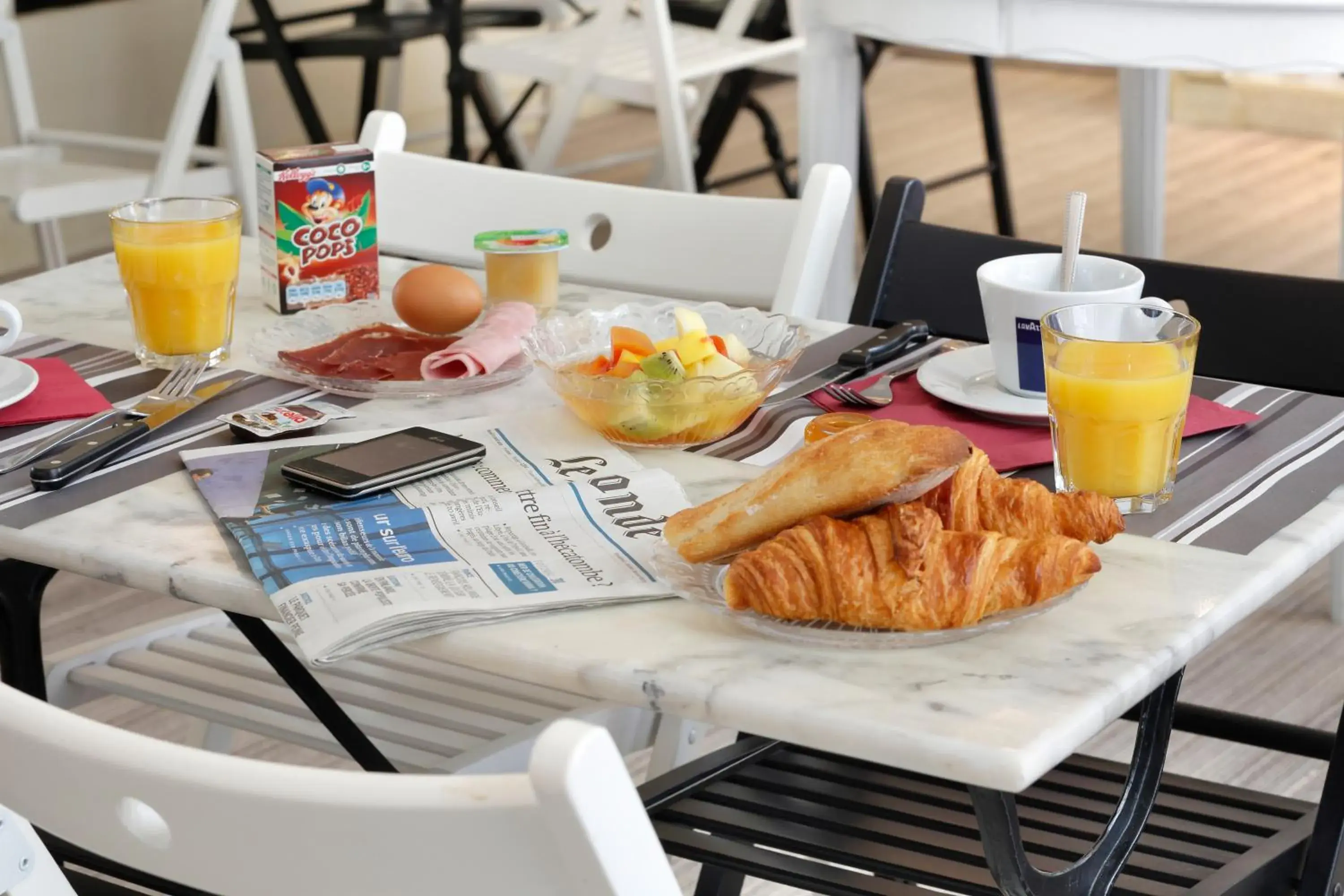 Food and drinks, Breakfast in Hôtel Le Roncevaux