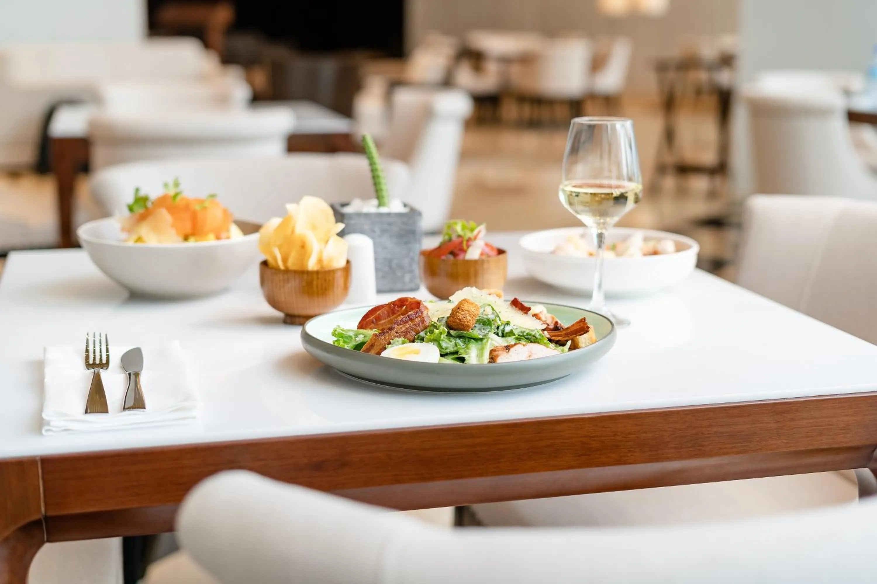 Food and drinks in Johari Rotana