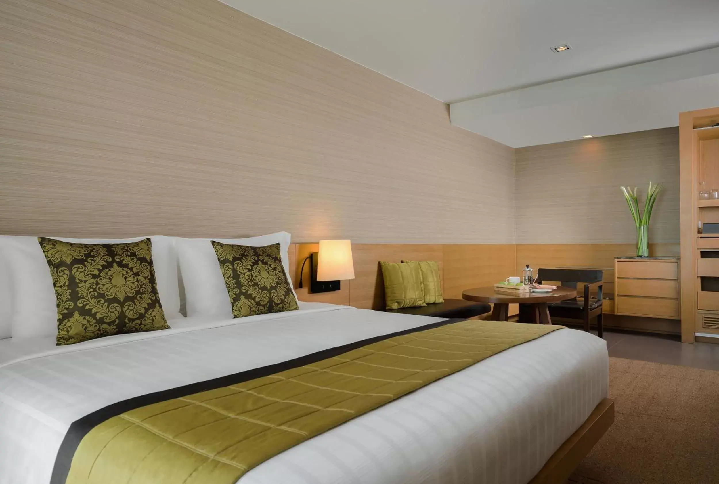 Photo of the whole room, Bed in JC KEVIN SATHORN BANGKOK HOTEL (SHA Plus)