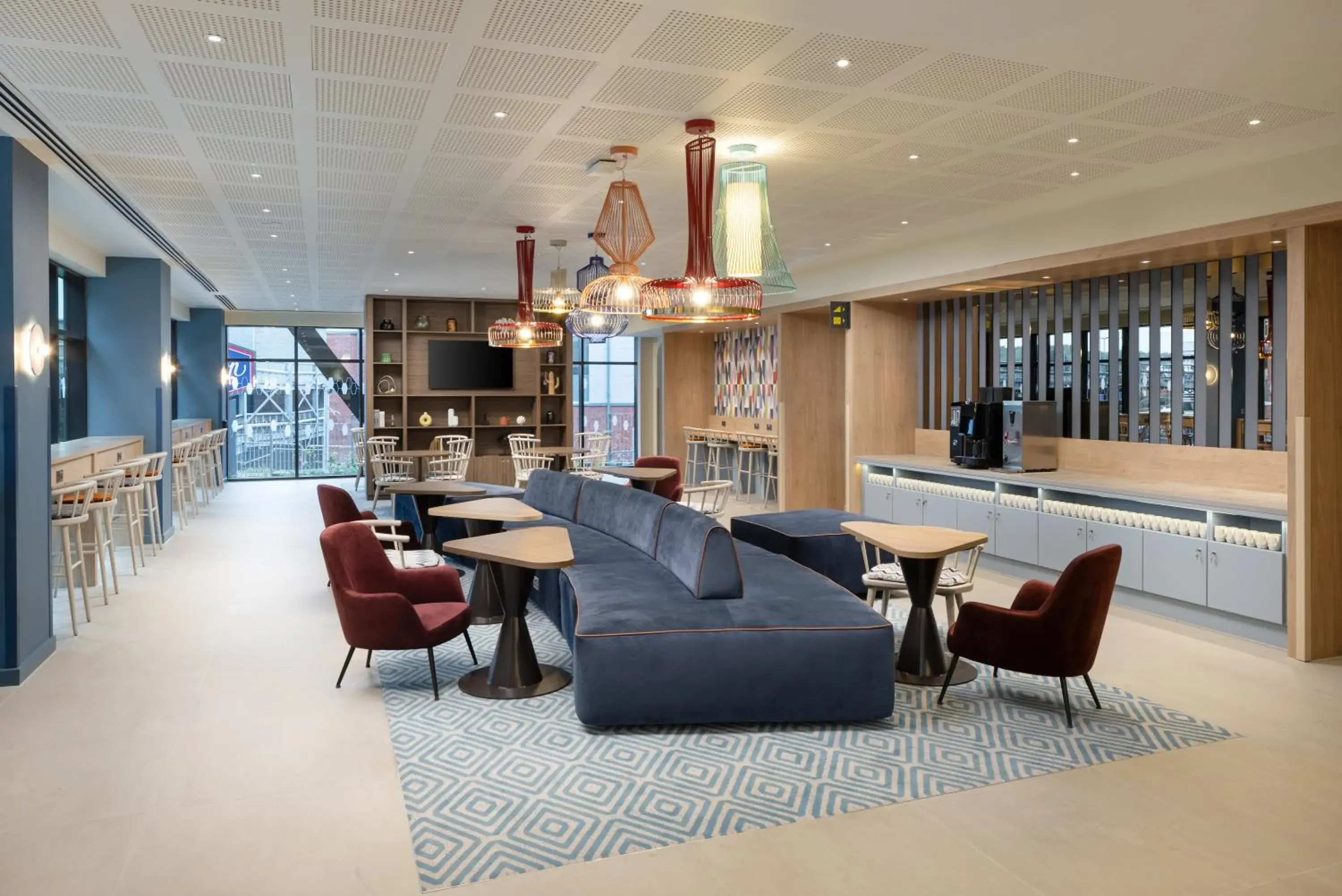 Lobby or reception, Lounge/Bar in Hampton By Hilton Rochdale
