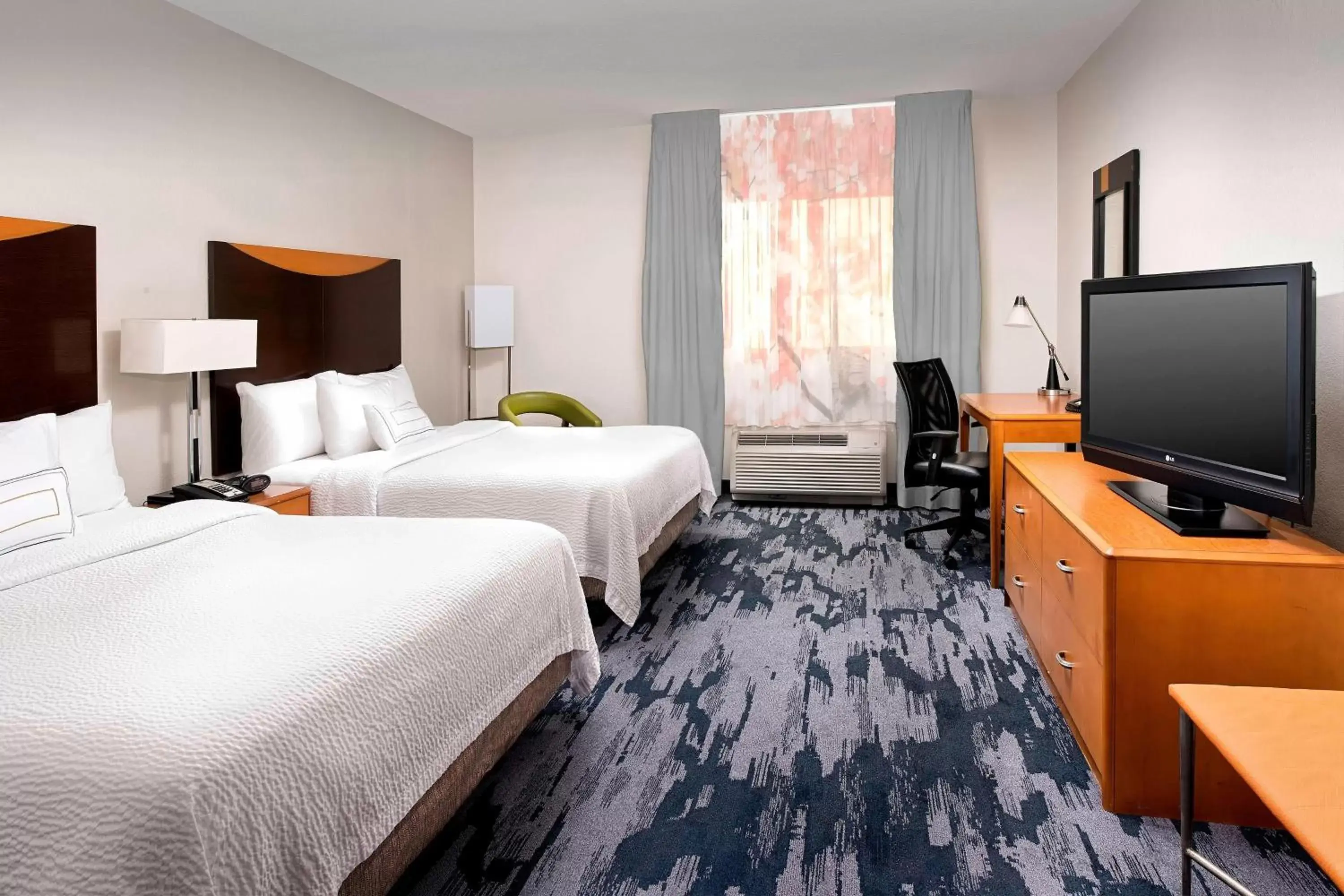 Photo of the whole room, Bed in Fairfield Inn & Suites by Marriott Miami Airport South