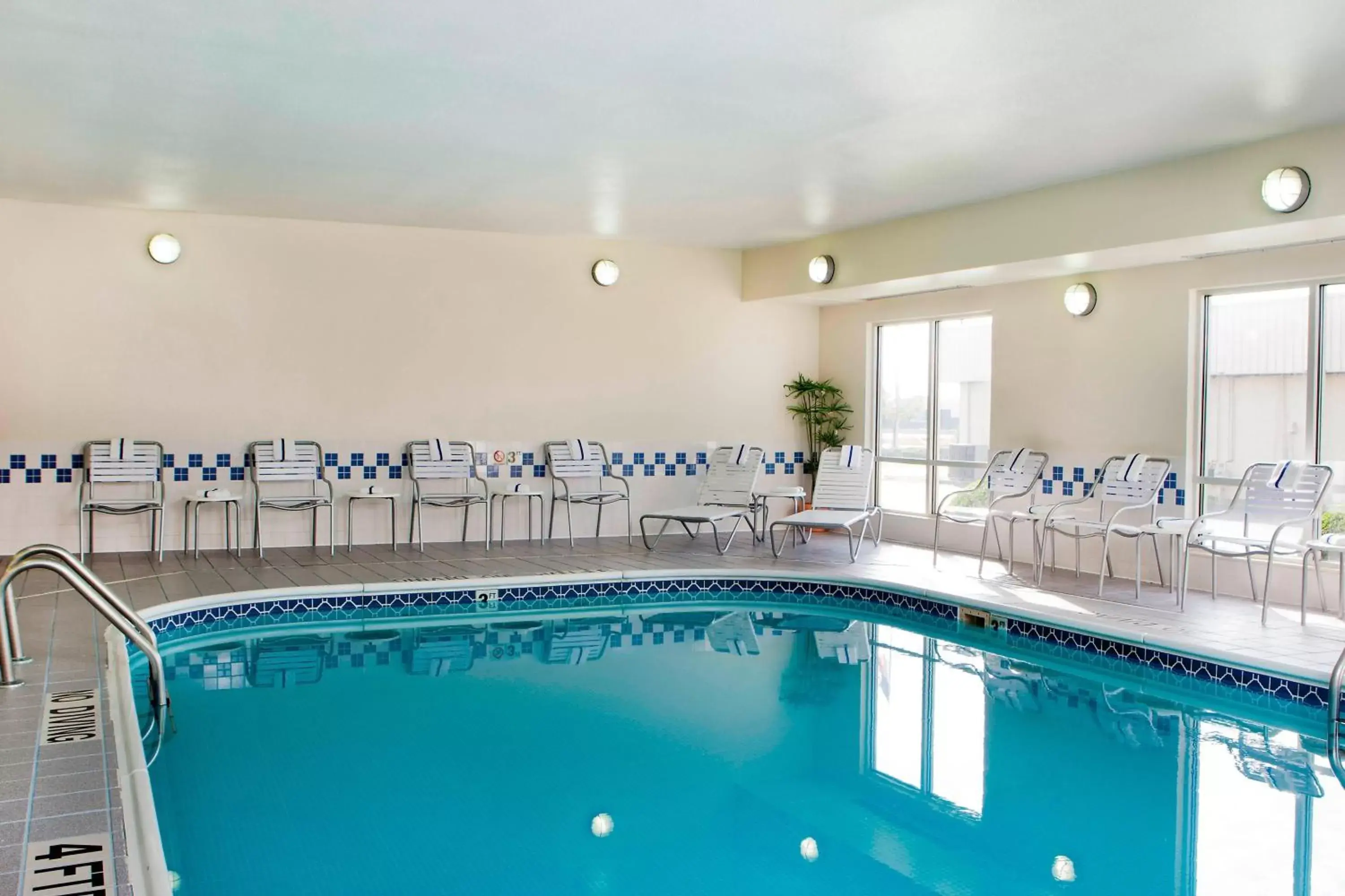 Swimming Pool in Fairfield Inn & Suites by Marriott Champaign