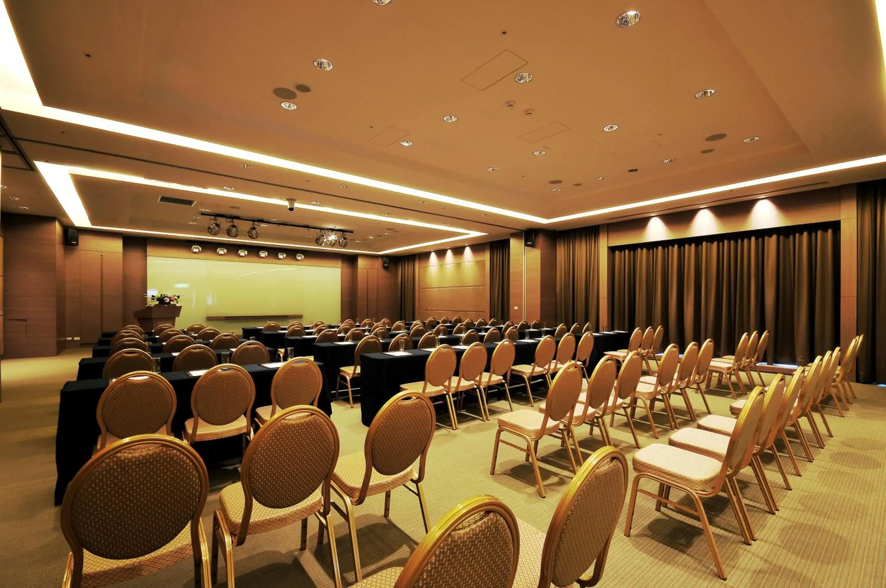 Meeting/conference room, Banquet Facilities in Zenda Suites