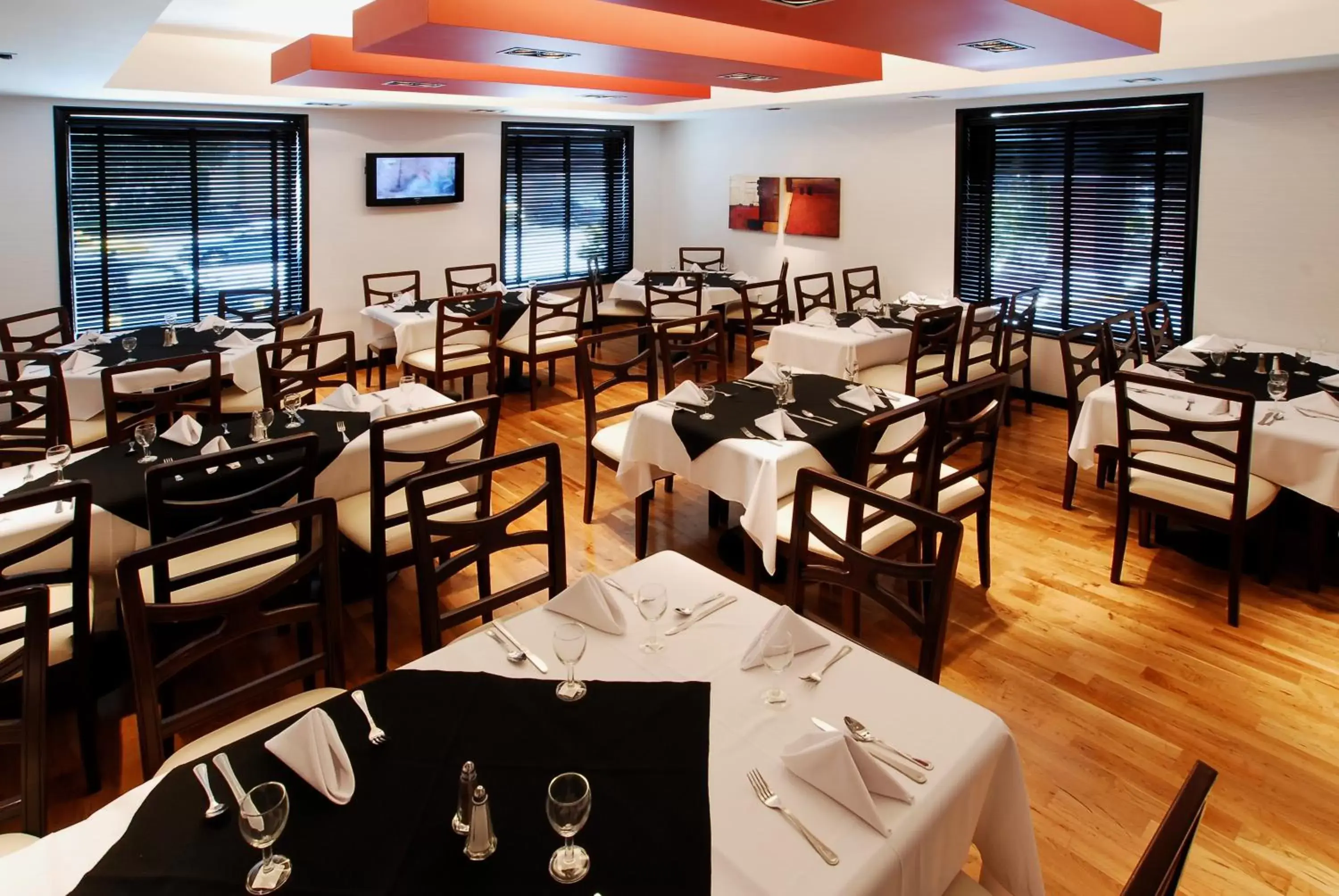 Restaurant/Places to Eat in Hotel Real del Rio