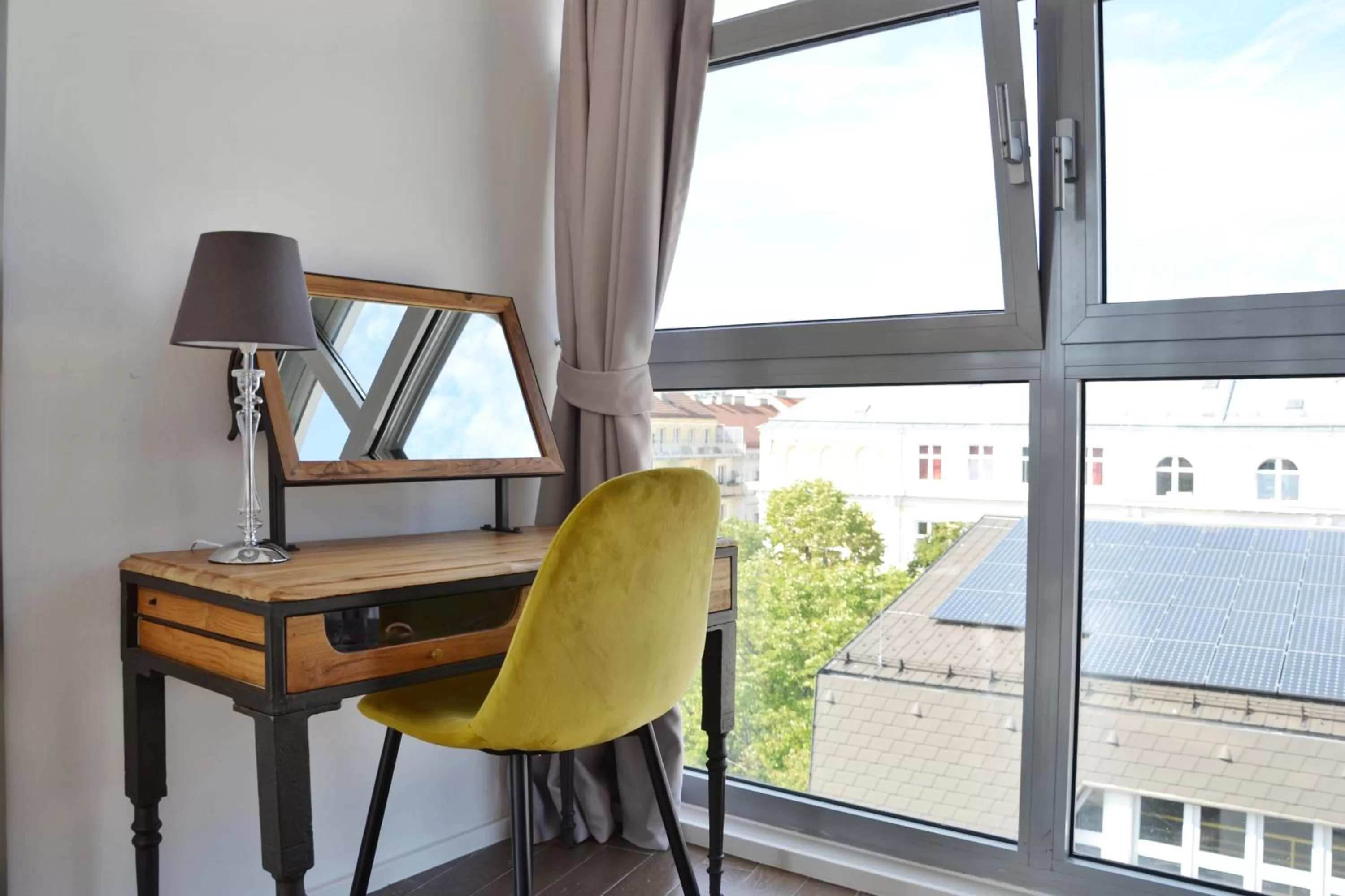 hair dresser in Apollo Hotel Vienna