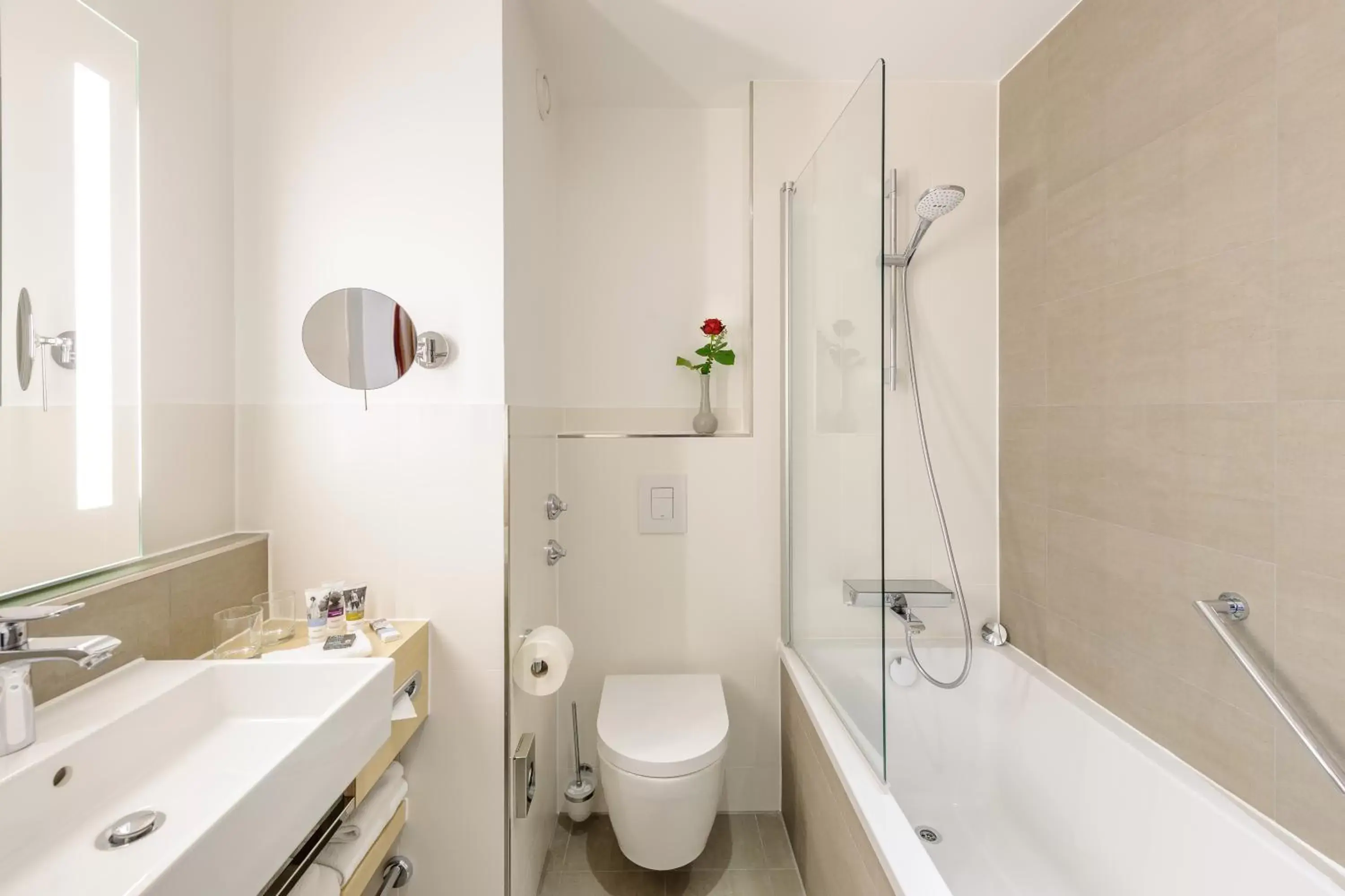 Bathroom in Mercure Hotel Erfurt Altstadt Bathroom in Mercure Hotel Erfurt Altstadt