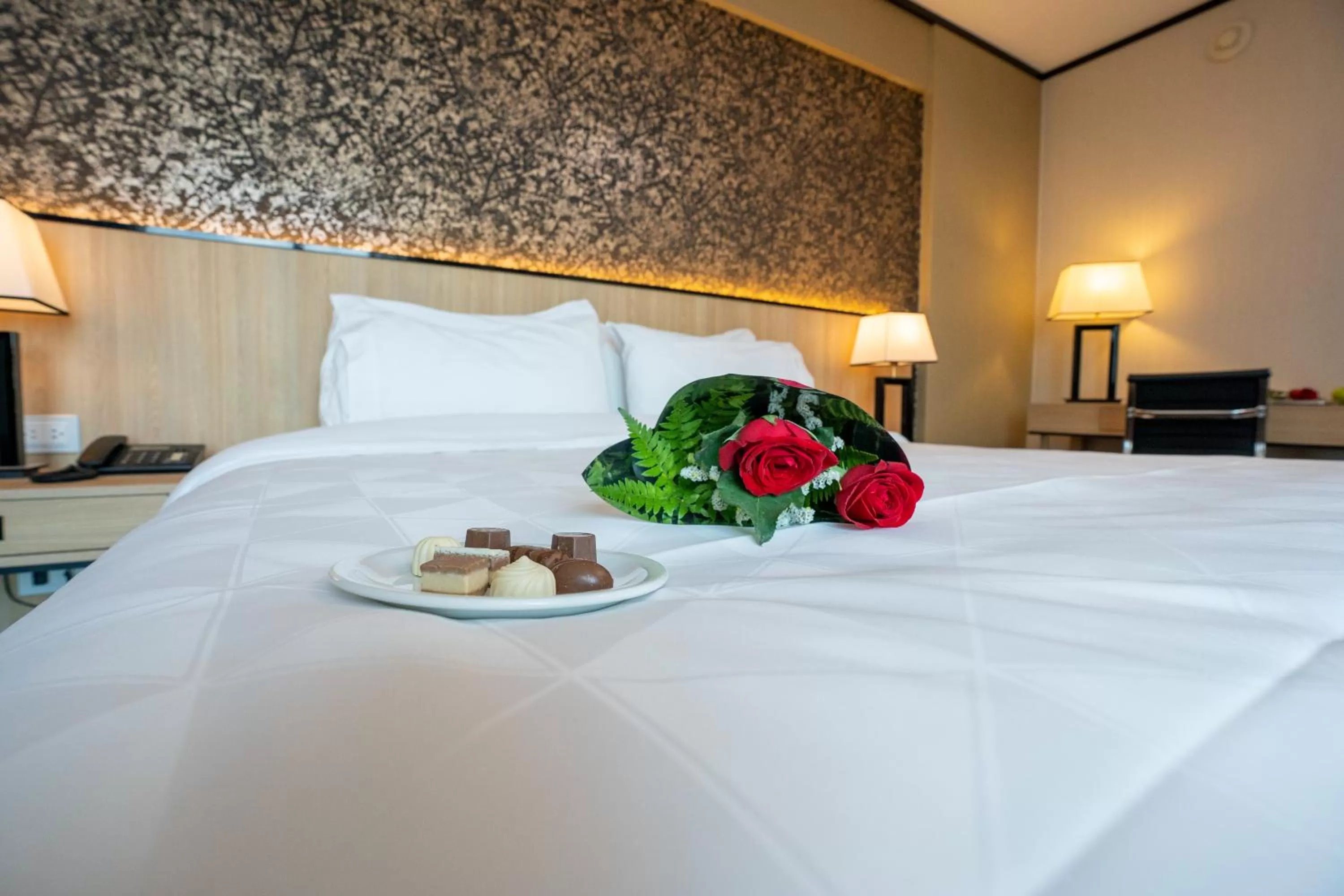 River view, Bed in Holiday Inn Rosario by IHG