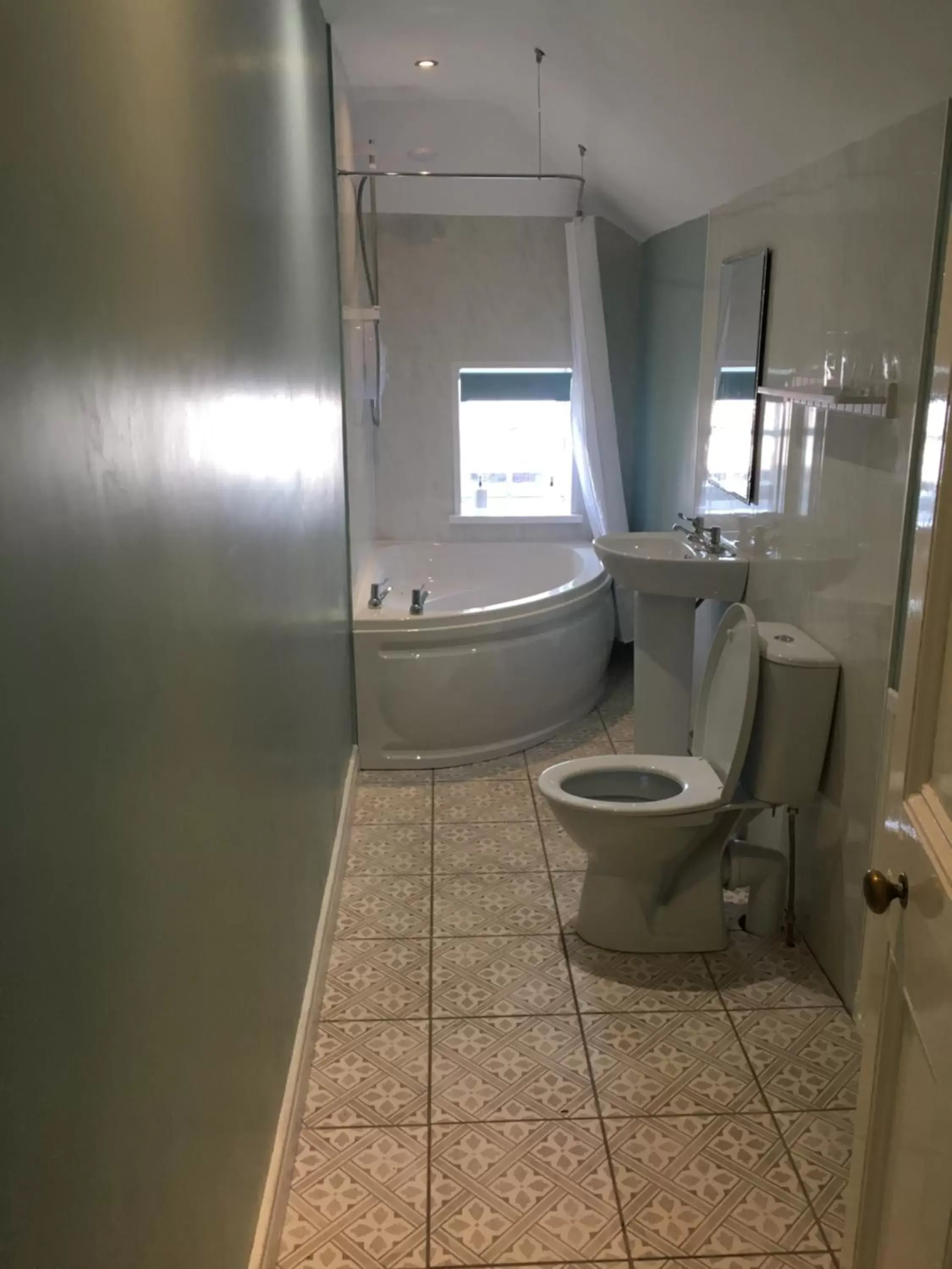 Shower, Bathroom in Ballydivity House