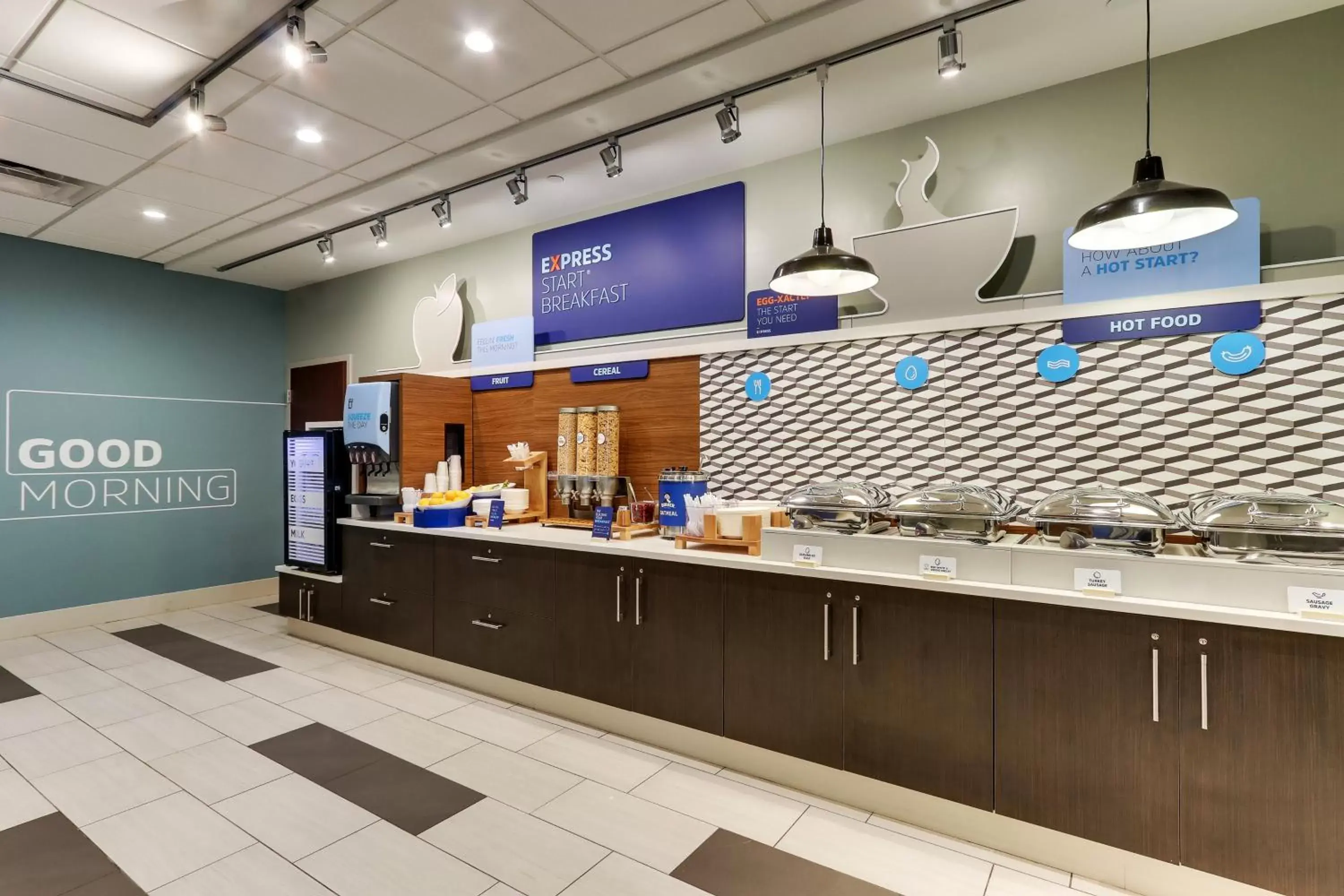 Food and drinks in Holiday Inn Express & Suites - Saugerties - Hudson Valley, an IHG Hotel