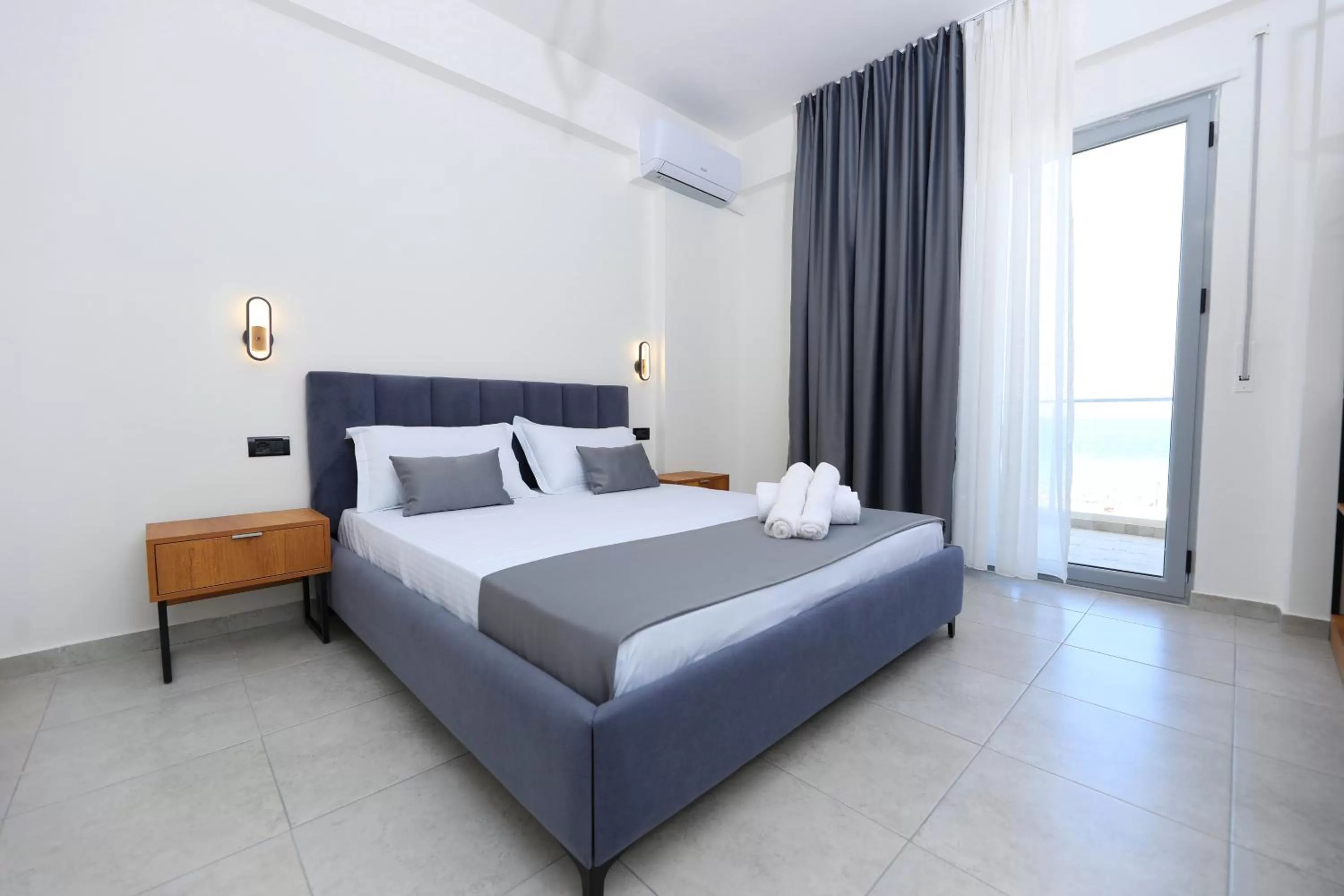 Photo of the whole room, Bed in Maor Hotel