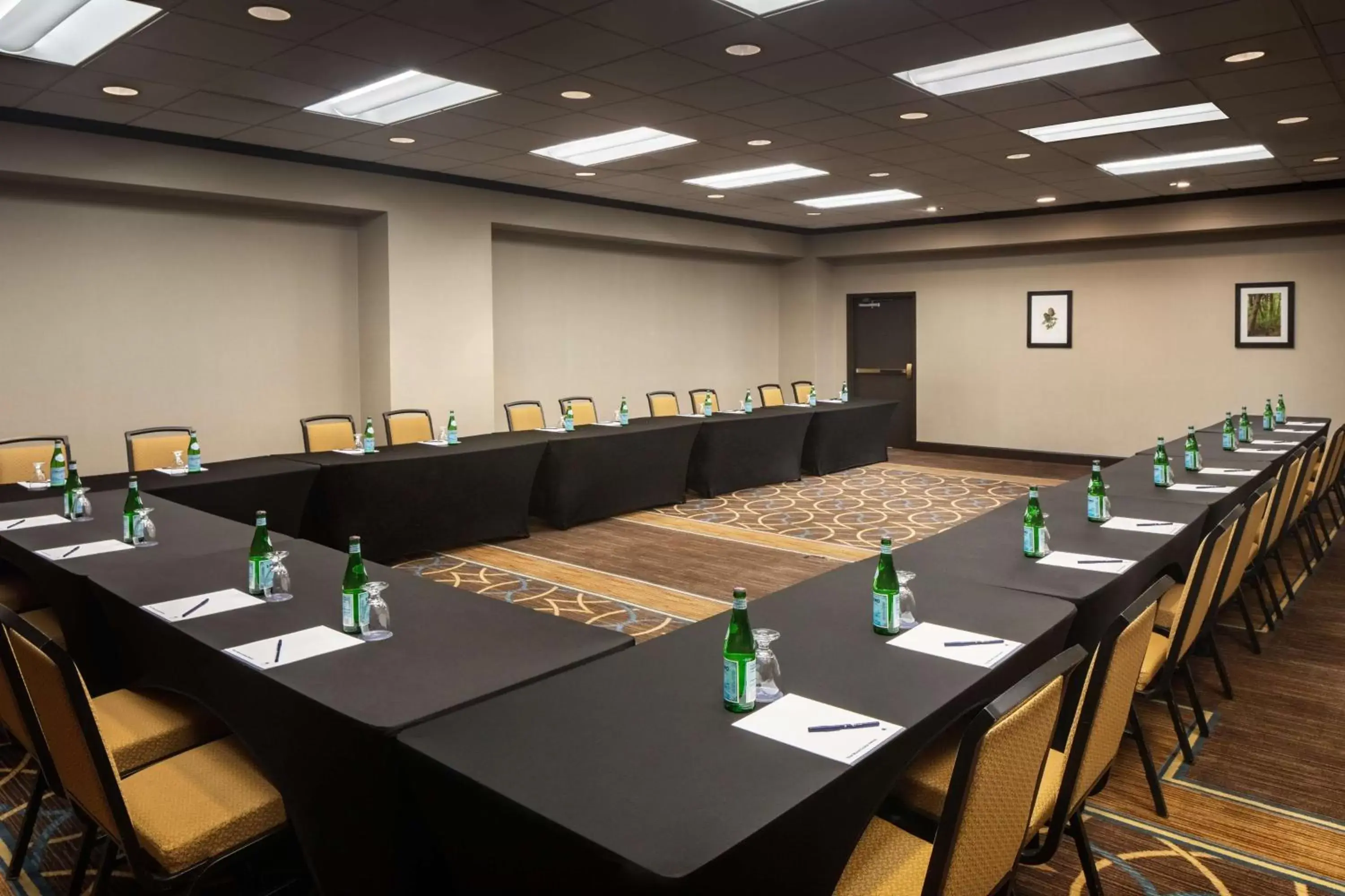 Meeting/conference room in DoubleTree by Hilton Silver Spring Washington DC North