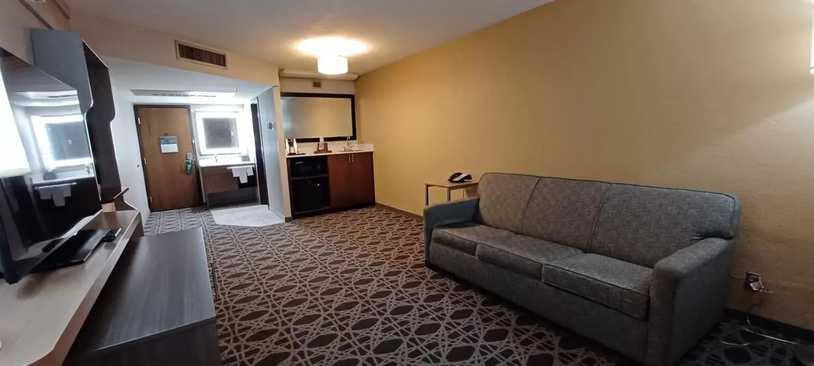Living room, Seating Area in Holiday Inn - McAllen - Medical Center Area, an IHG Hotel