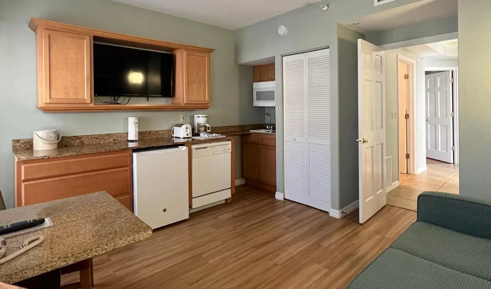 Kitchen or kitchenette, Kitchen/Kitchenette in Star Island Resort and Club - Near Disney