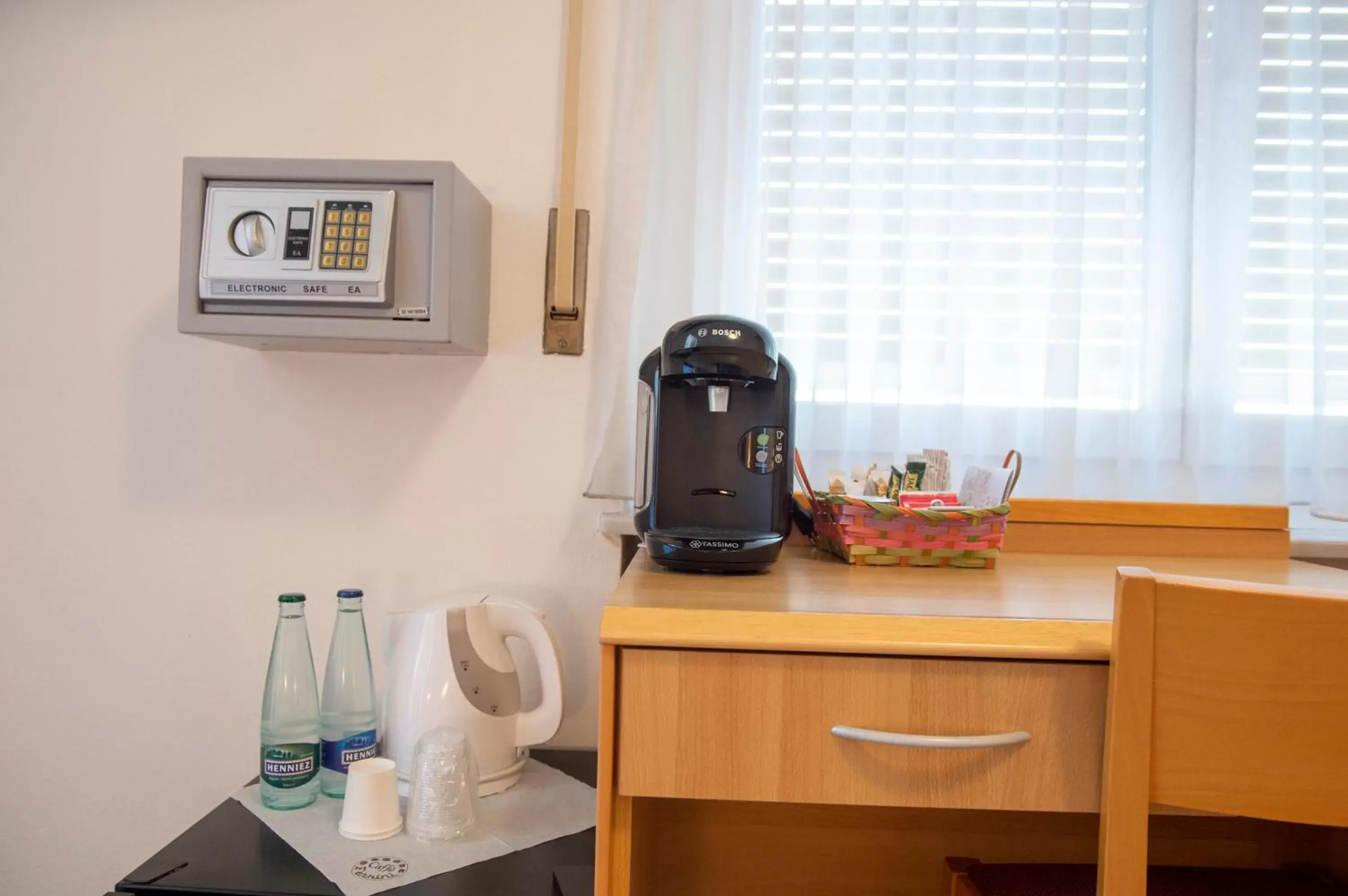 Coffee/Tea Facilities in Garni Moderno