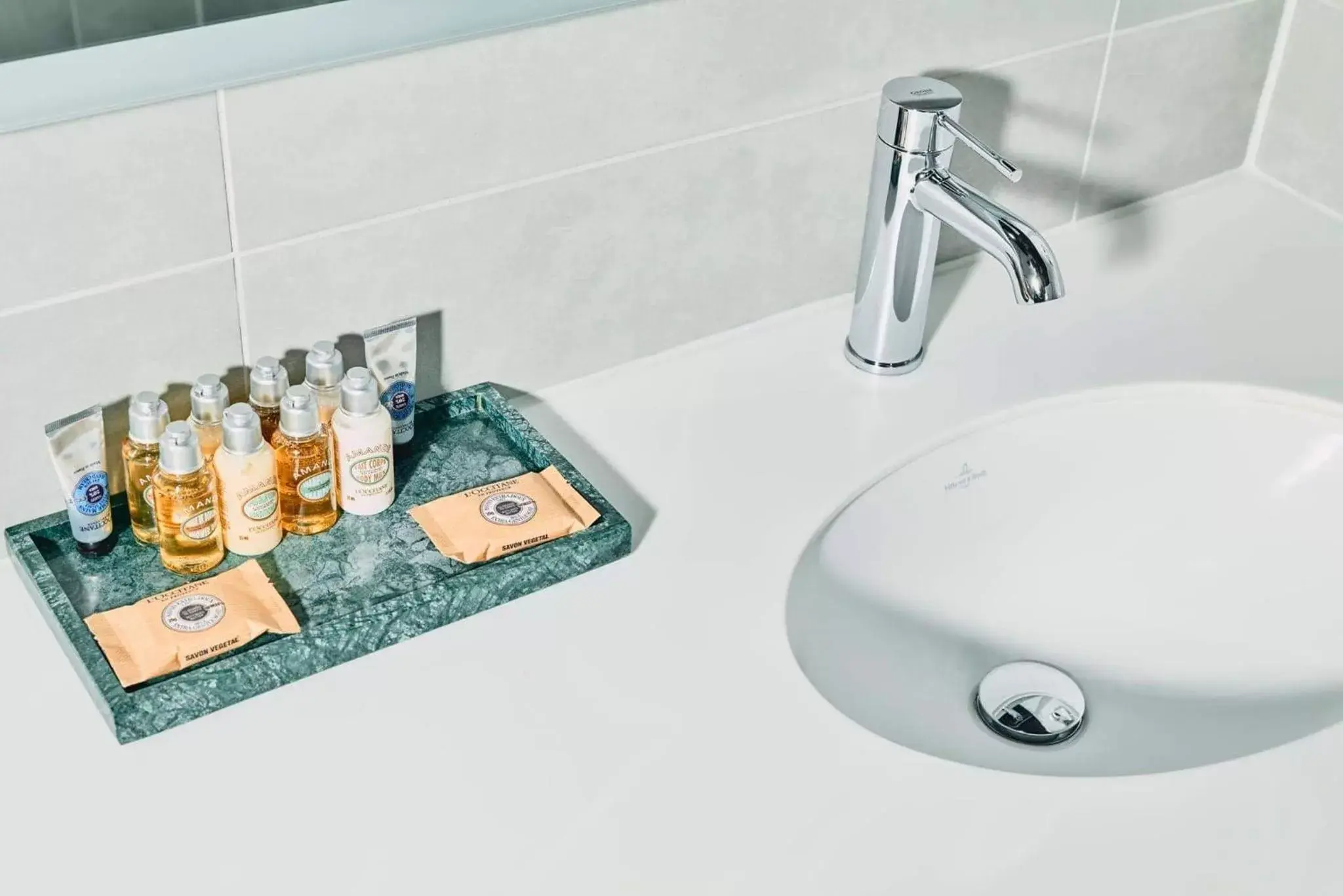 Bathroom in Thon Hotel Svolvær Bathroom in Thon Hotel Svolvær