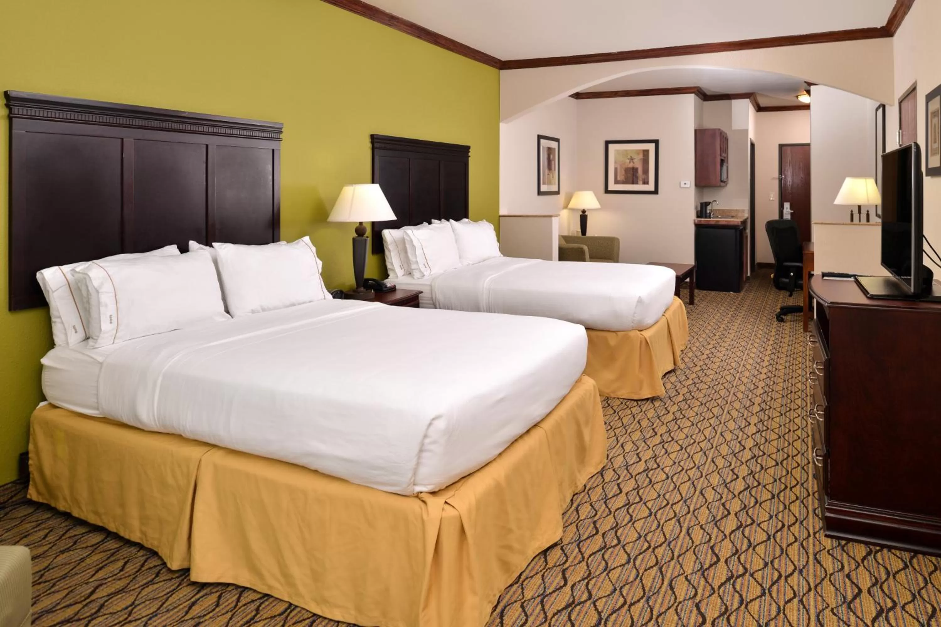 Photo of the whole room, Bed in Holiday Inn Express Hotel & Suites Sherman Highway 75 by IHG