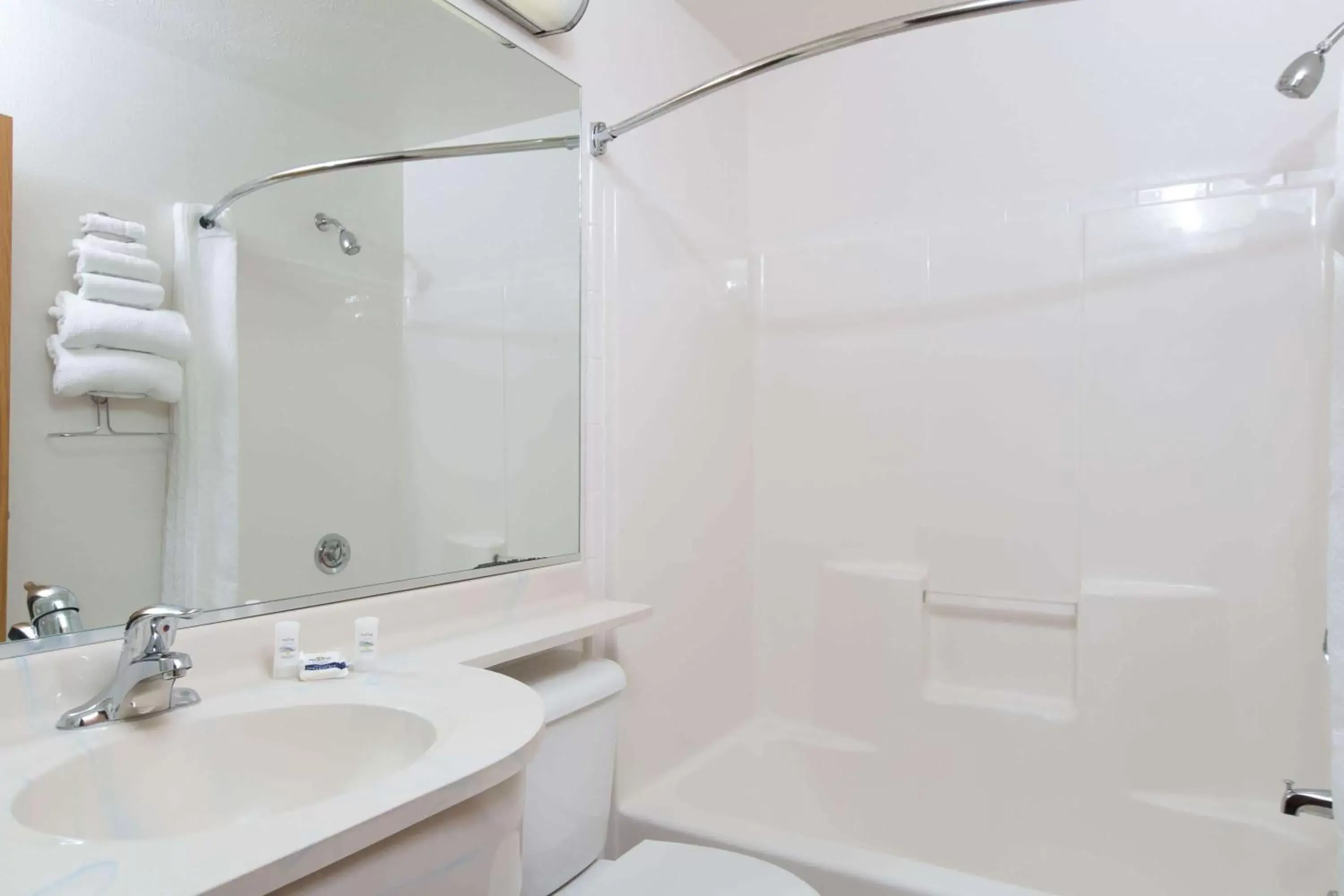 Bathroom in Baymont Inn & Suites by Wyndham Anchorage Airport