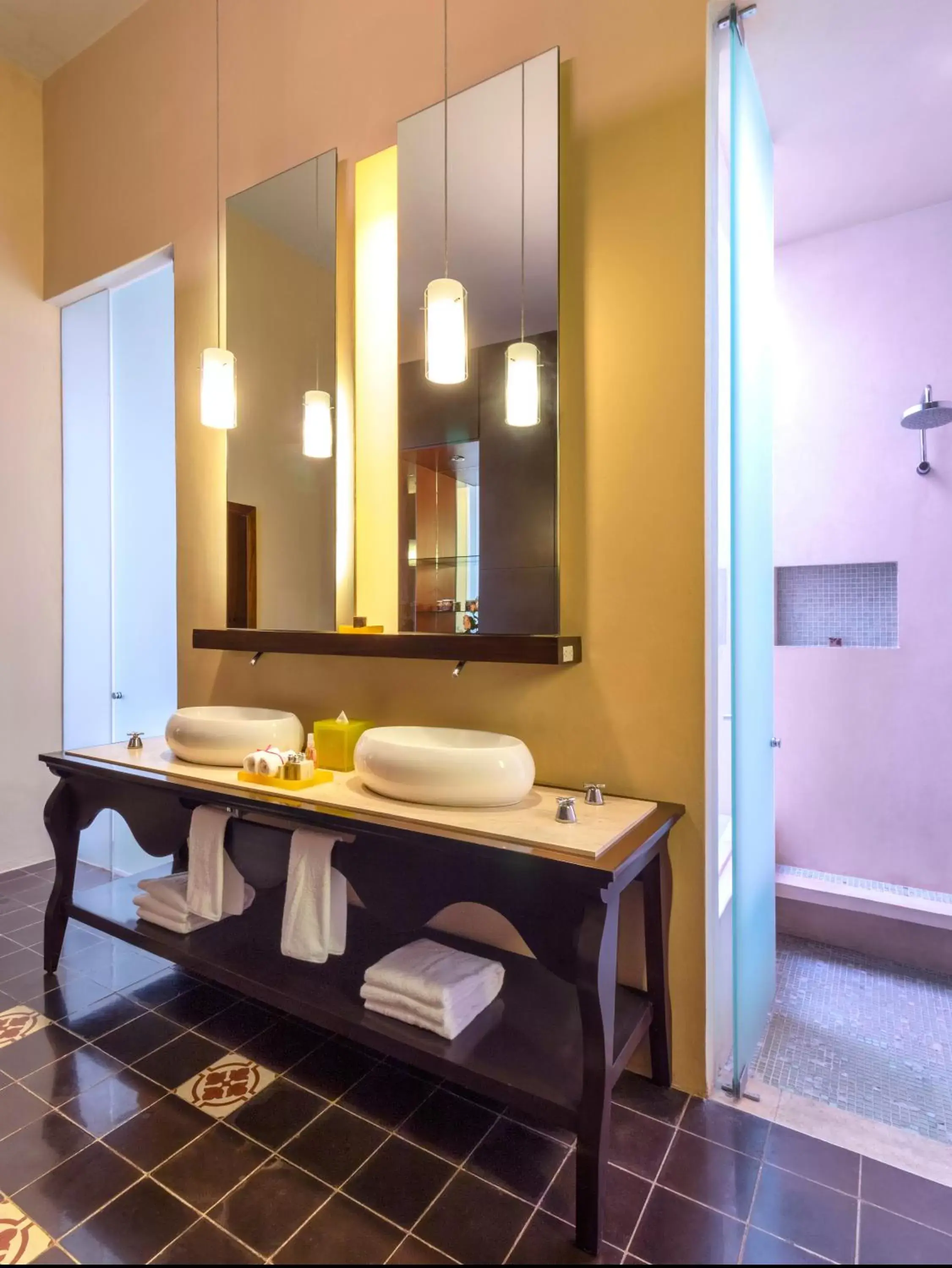 Bathroom in Rosas & Xocolate Boutique Hotel and Spa Merida, a Member of Design Hotels